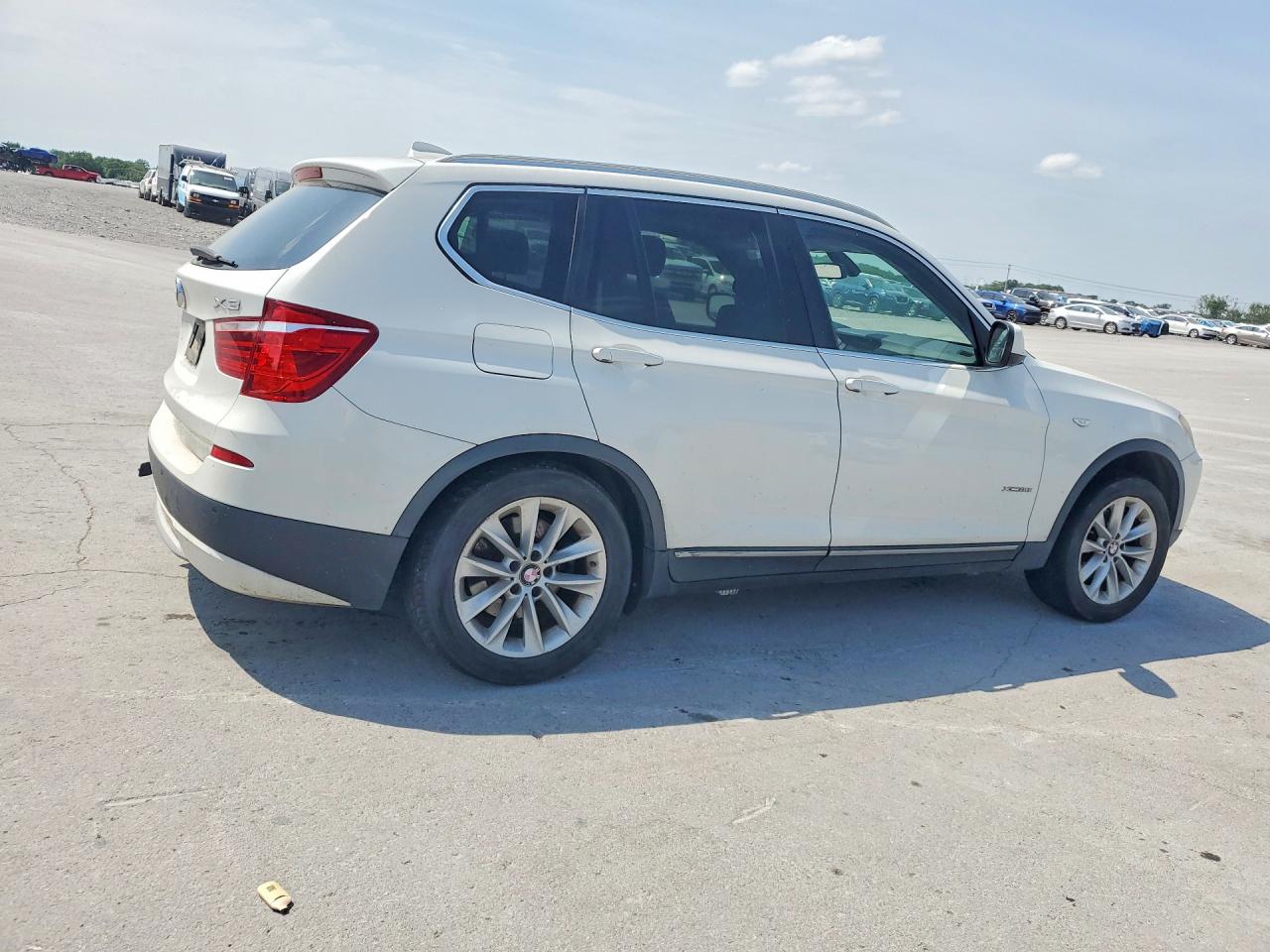 2011 Bmw X3 White vin: 5UXWX5C58BL715280