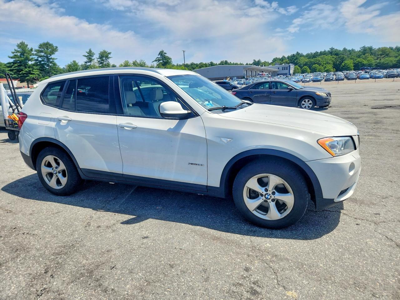 2011 Bmw X3 Xdrive28i White vin: 5UXWX5C59BL701212
