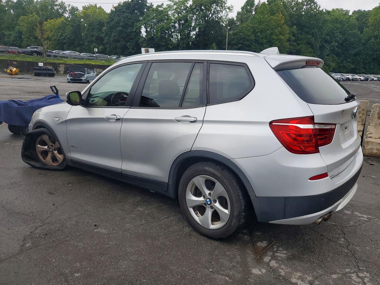 2011 Bmw X3 Xdrive28i Silver vin: 5UXWX5C5XBL701929