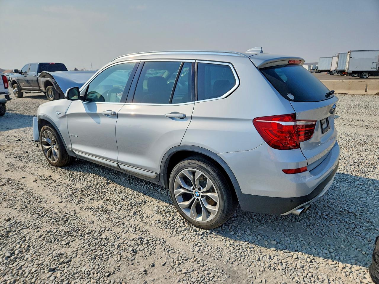 2017 Bmw X3 Xdrive28i Серебряный vin: 5UXWX9C30H0T19974