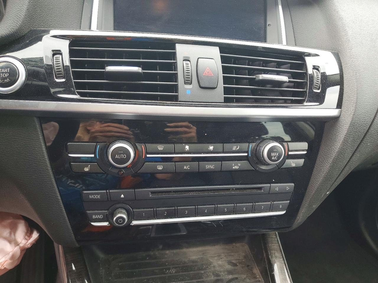 2017 Bmw X3 Xdrive28i Серебряный vin: 5UXWX9C30H0T19974