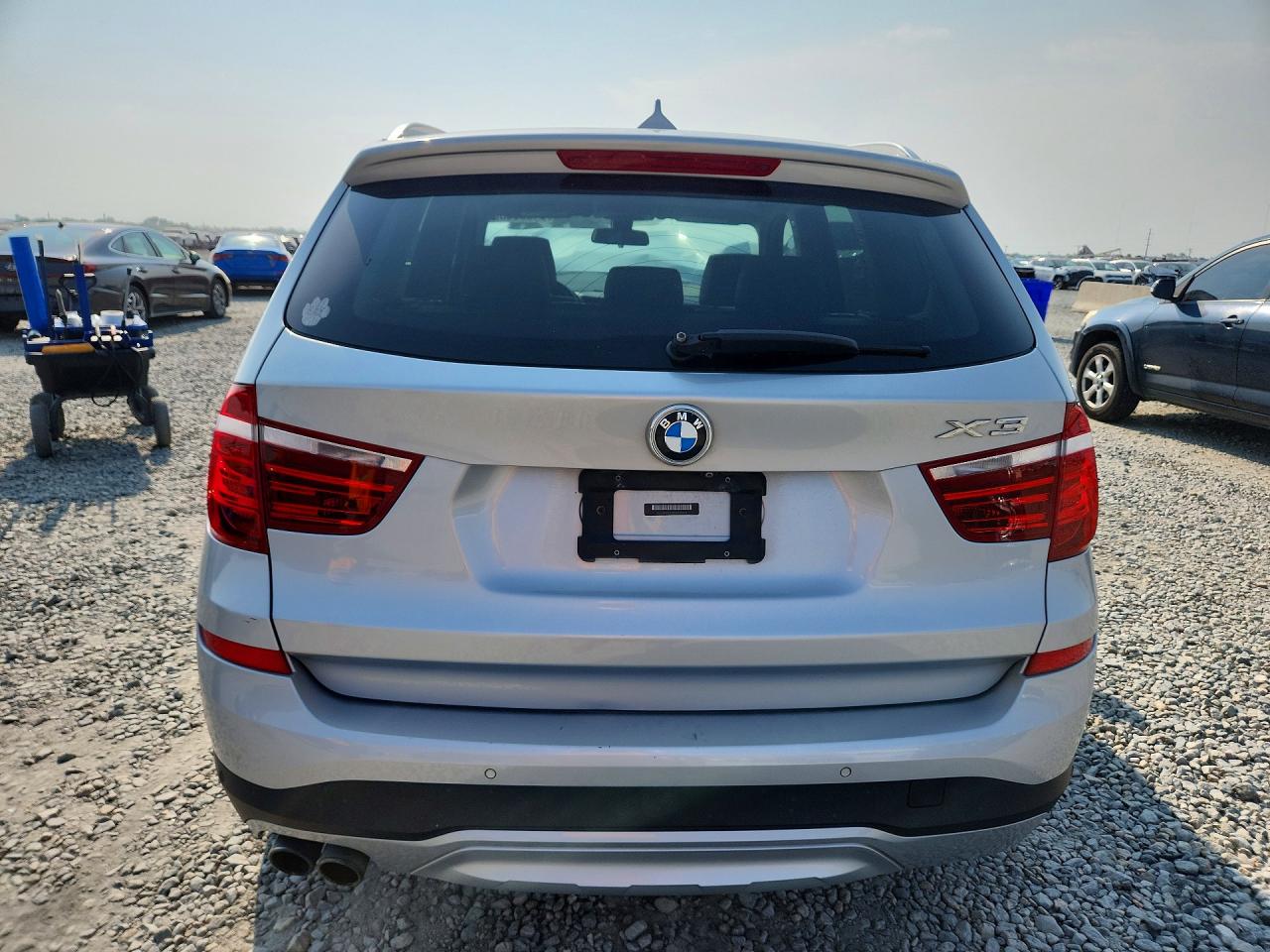 2017 Bmw X3 Xdrive28i Серебряный vin: 5UXWX9C30H0T19974