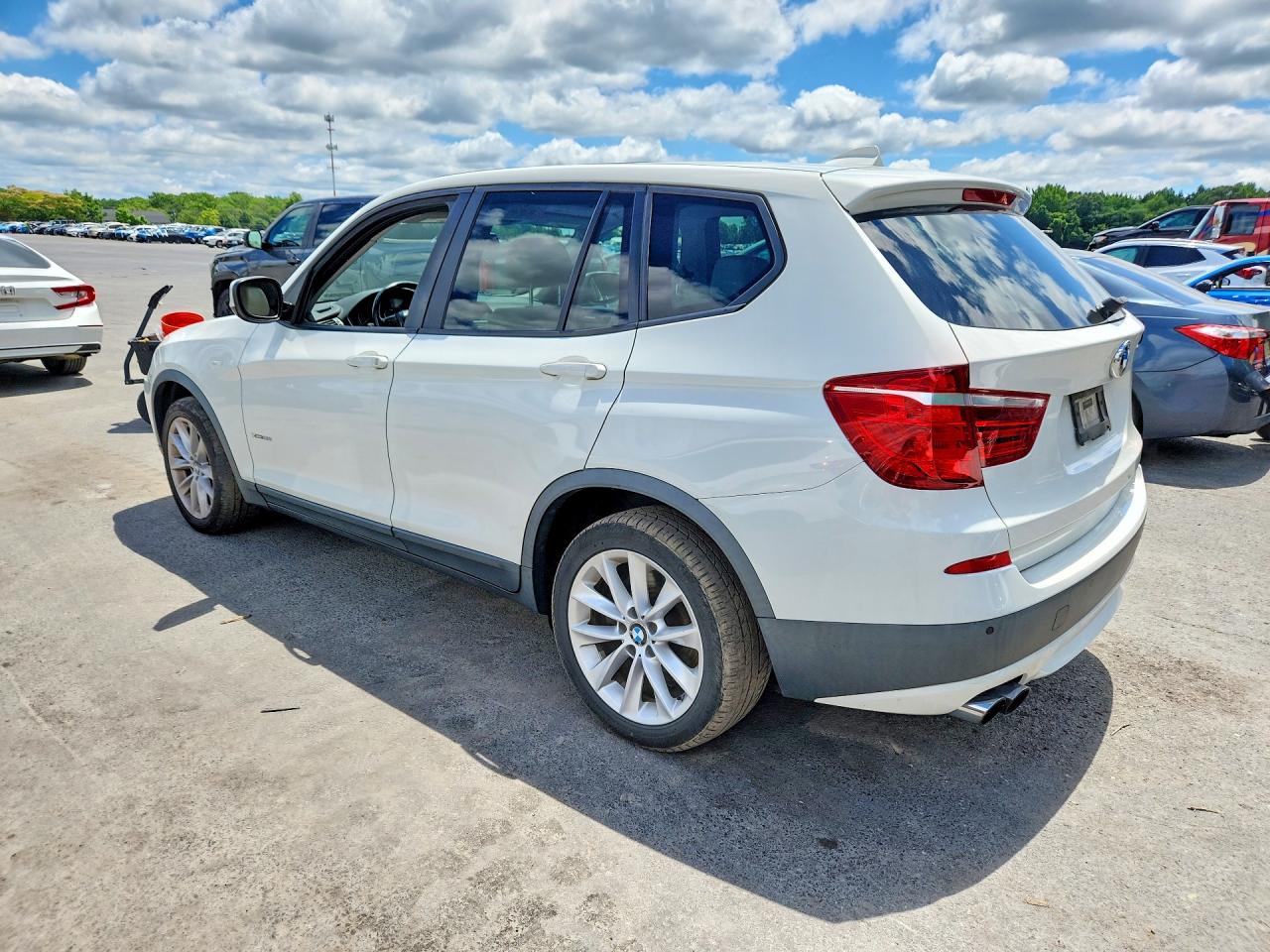 2013 Bmw X3 Xdrive28i White vin: 5UXWX9C50D0A27109