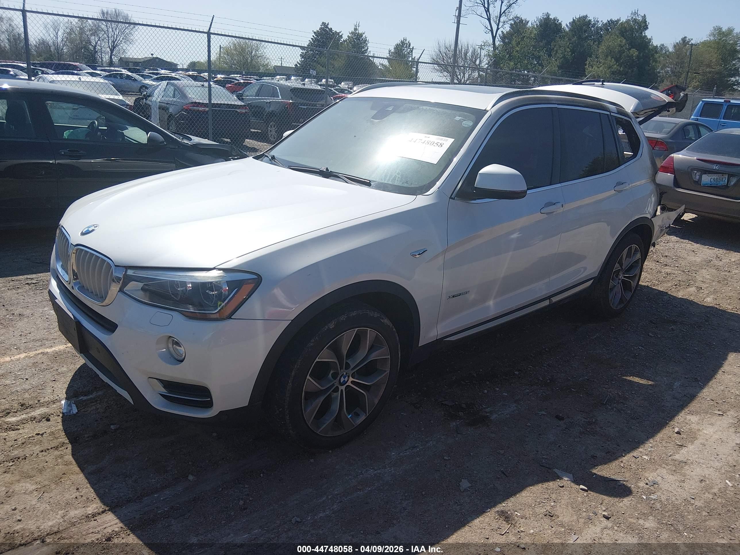 2015 Bmw X3 Xdrive28i Белый vin: 5UXWX9C50F0D59635