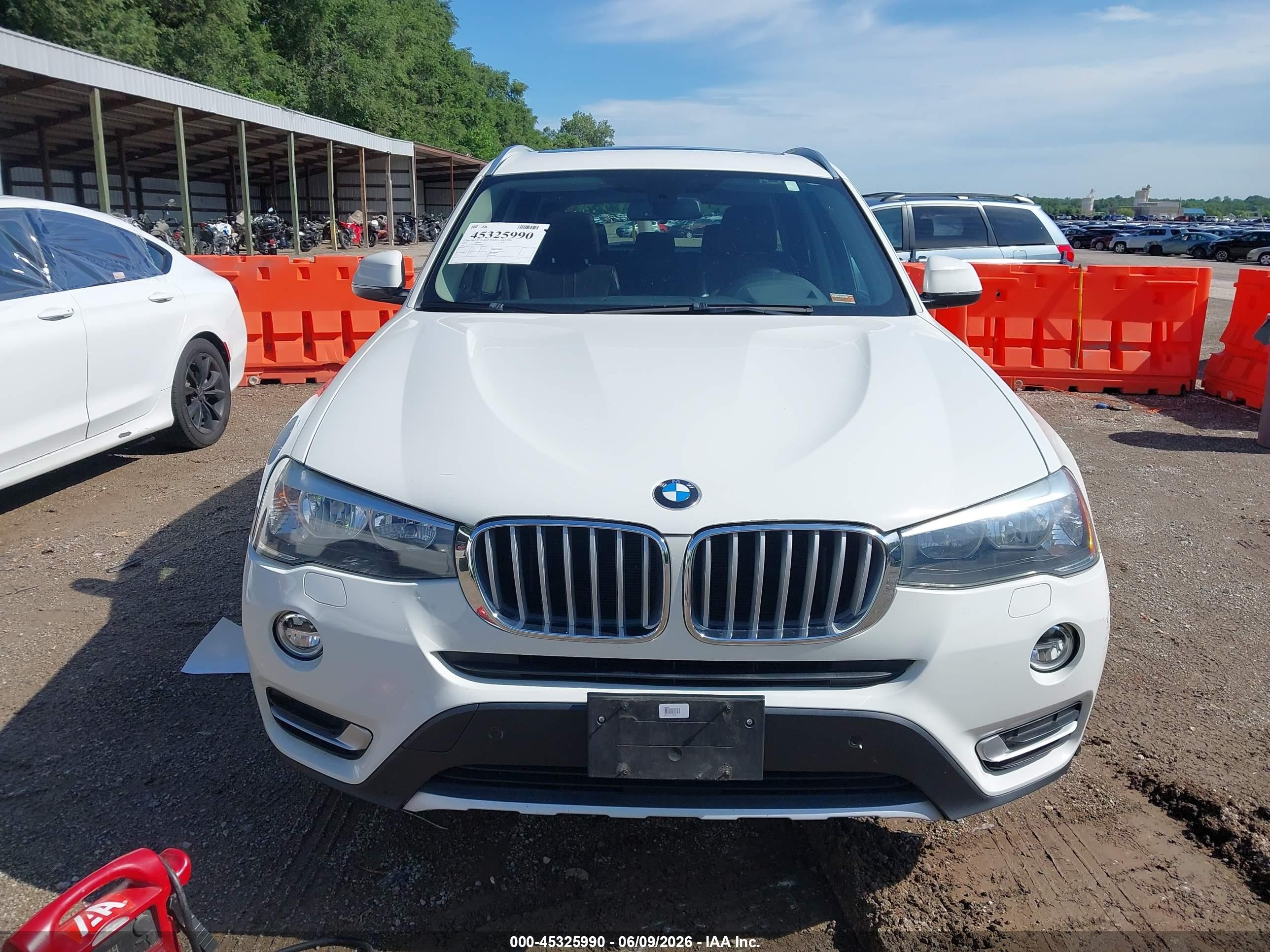 2015 Bmw X3 Xdrive28i White vin: 5UXWX9C50F0D60428