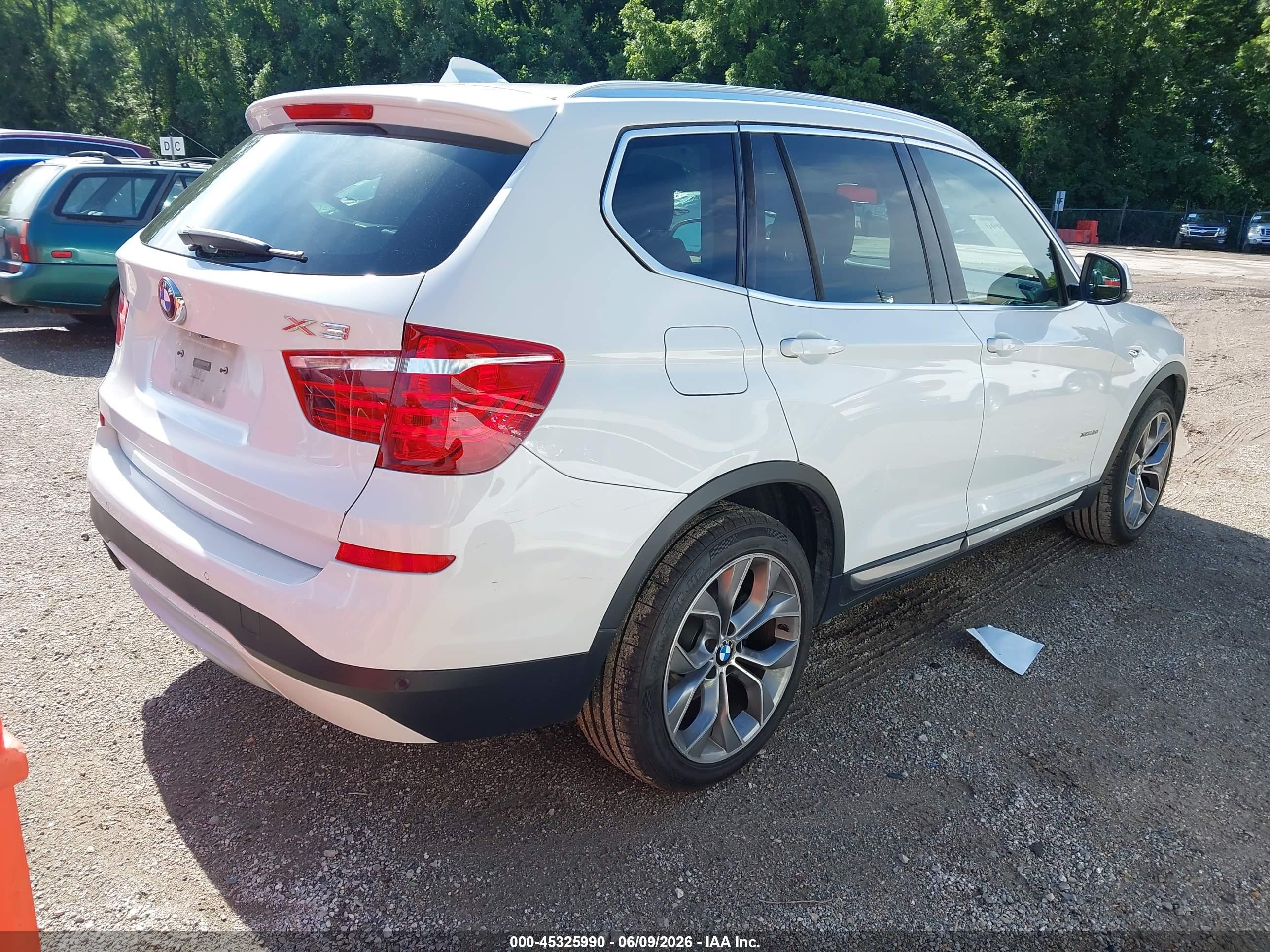 2015 Bmw X3 Xdrive28i White vin: 5UXWX9C50F0D60428