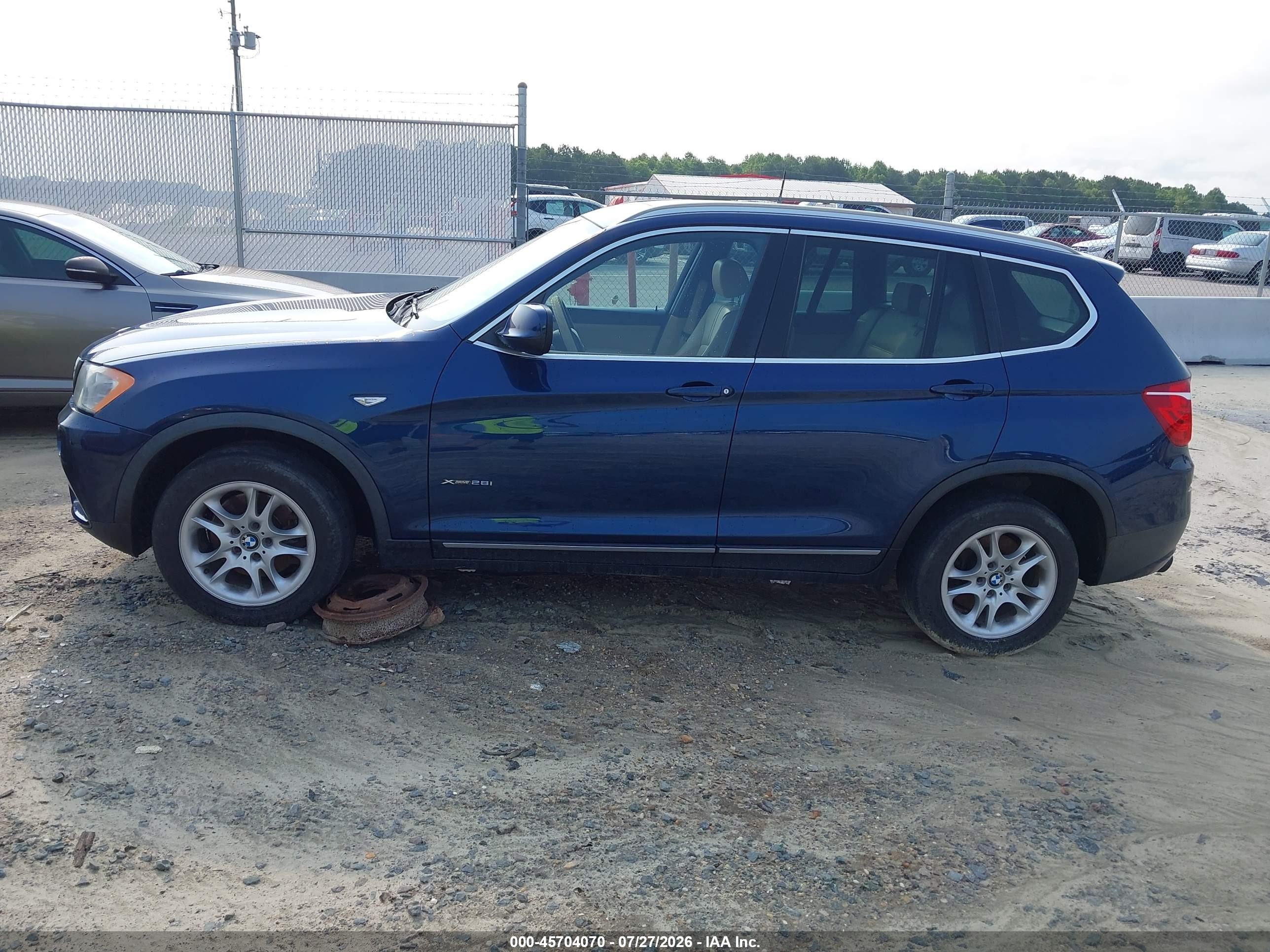 2013 Bmw X3 Xdrive28i Blue vin: 5UXWX9C51D0A11923