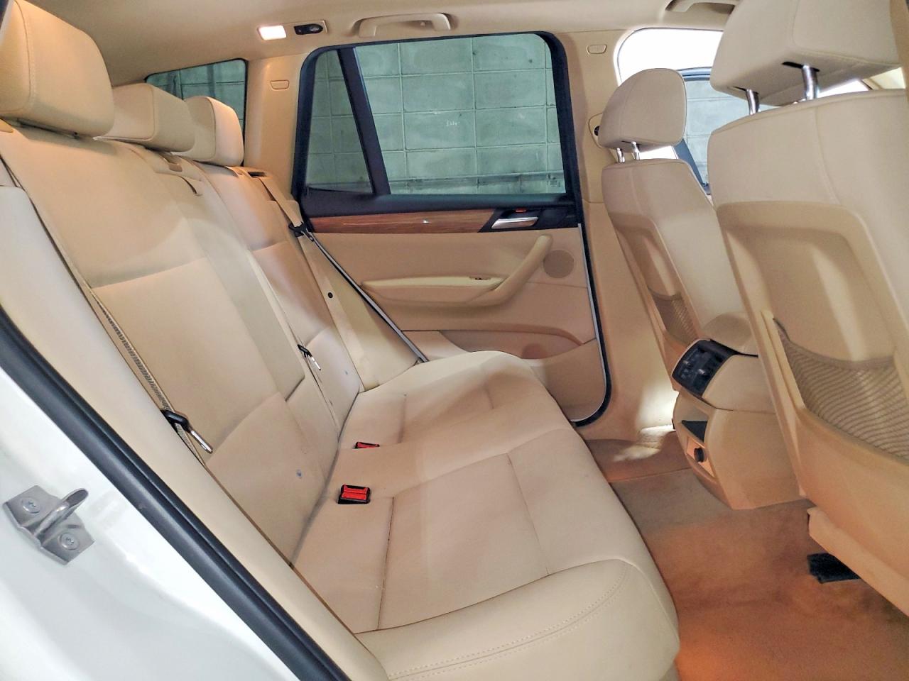 2014 Bmw X3 White vin: 5UXWX9C51E0D20776
