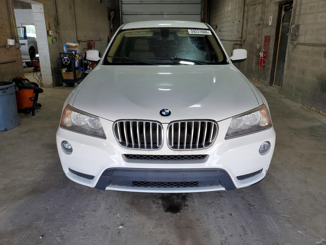 2014 Bmw X3 White vin: 5UXWX9C51E0D20776