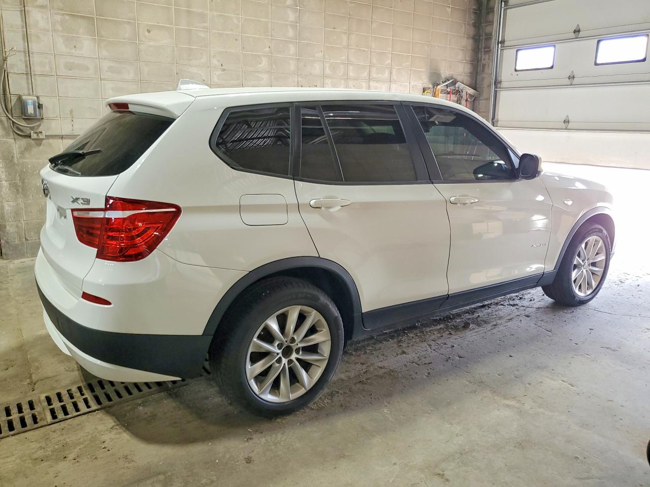 2014 Bmw X3 White vin: 5UXWX9C51E0D20776