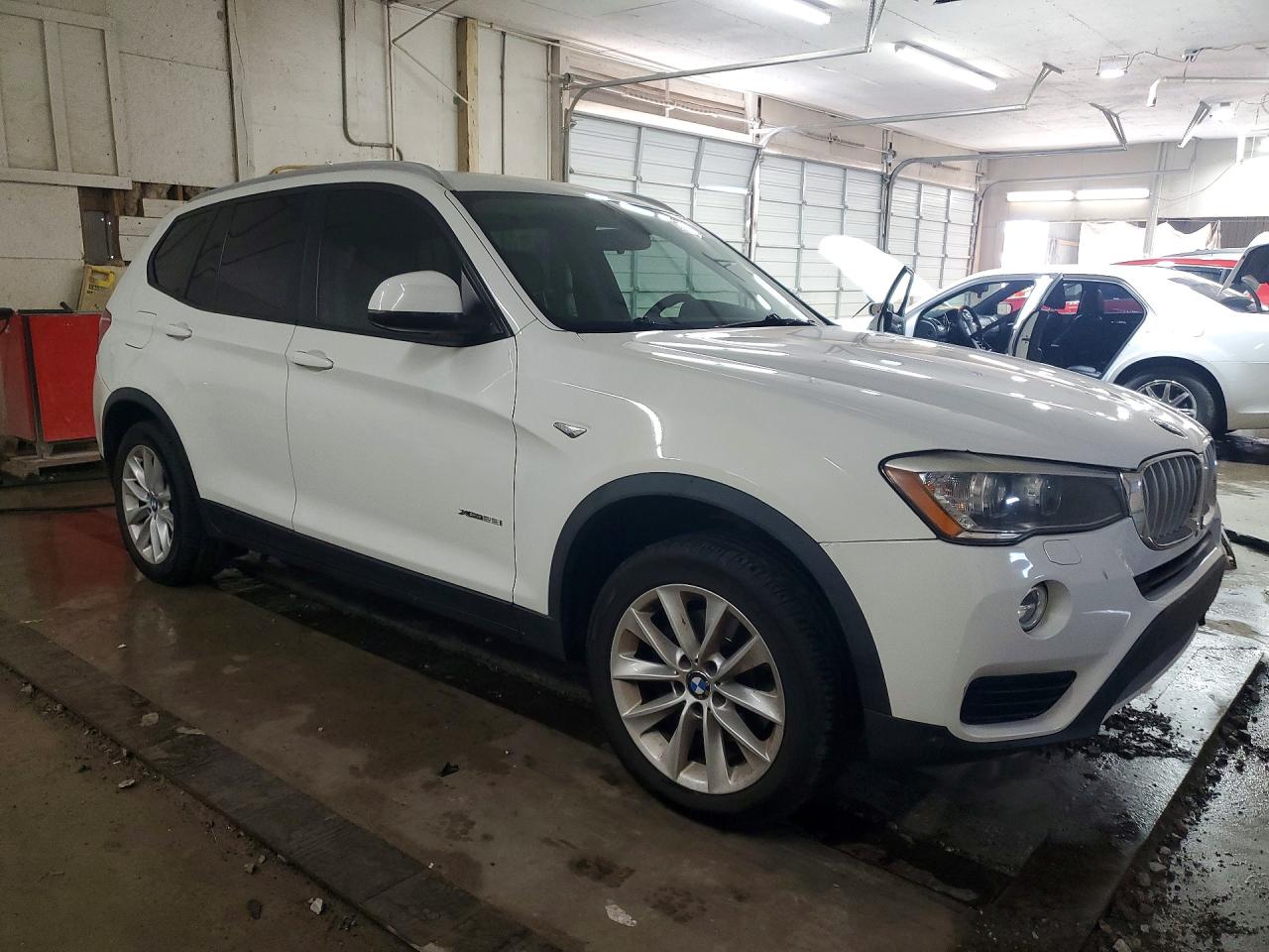 2015 Bmw X3 Xdrive28i White vin: 5UXWX9C51F0D46327