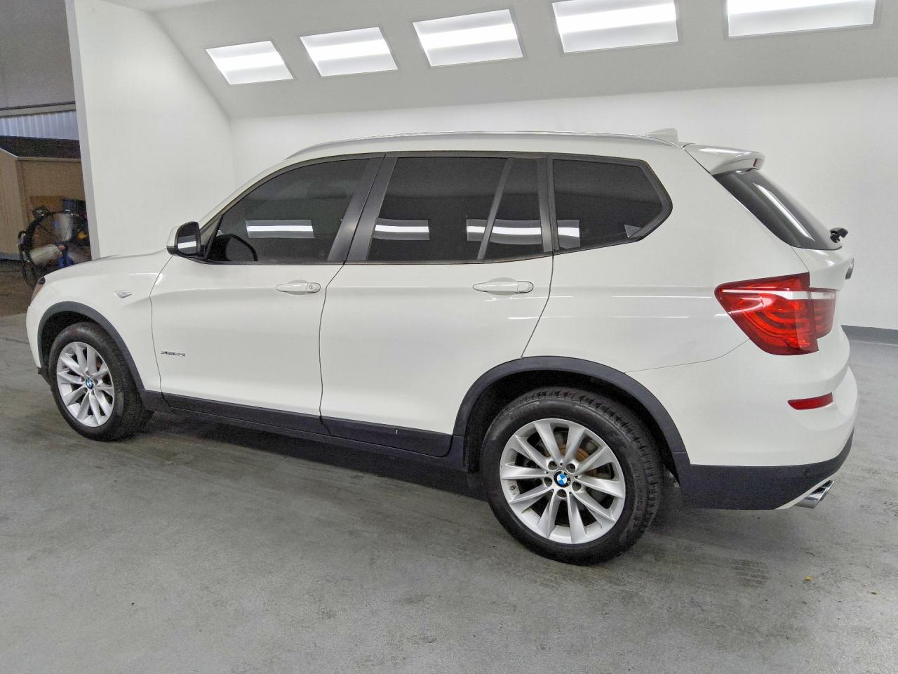 2015 Bmw X3 Xdrive28i White vin: 5UXWX9C51F0D46456