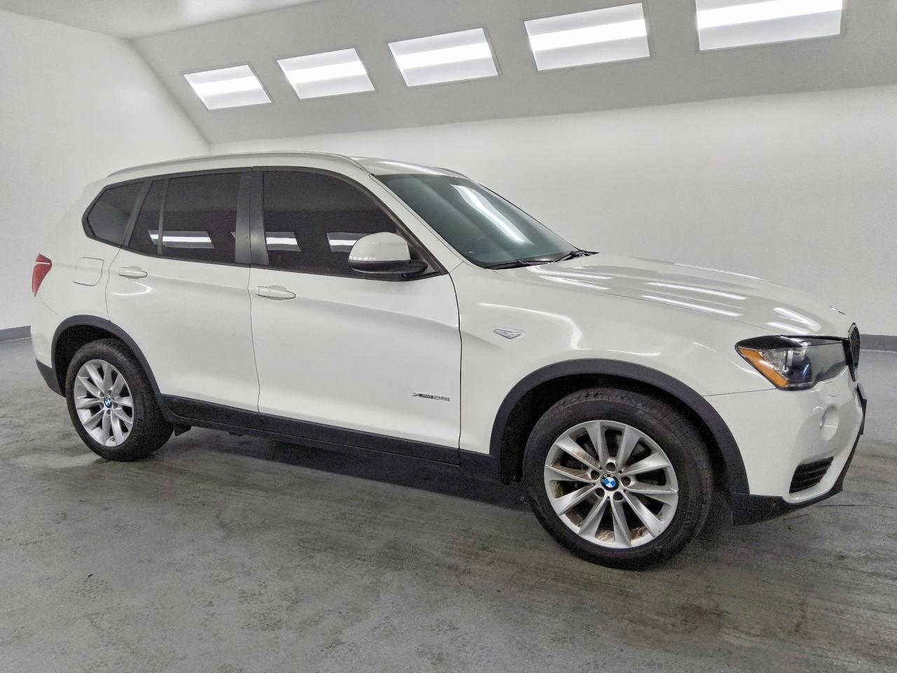 2015 Bmw X3 Xdrive28i White vin: 5UXWX9C51F0D46456