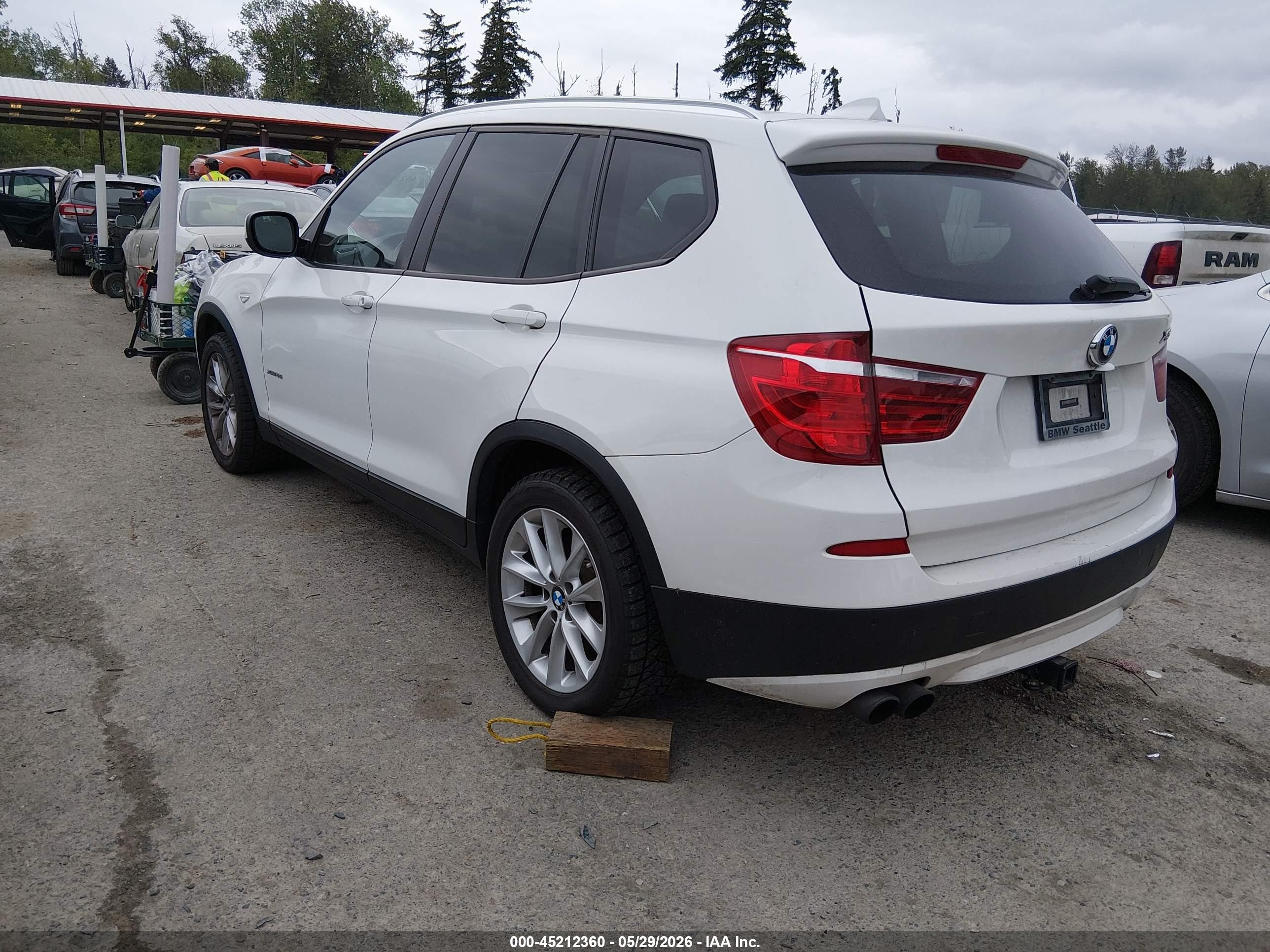 2013 Bmw X3 Xdrive28i White vin: 5UXWX9C52D0A24695