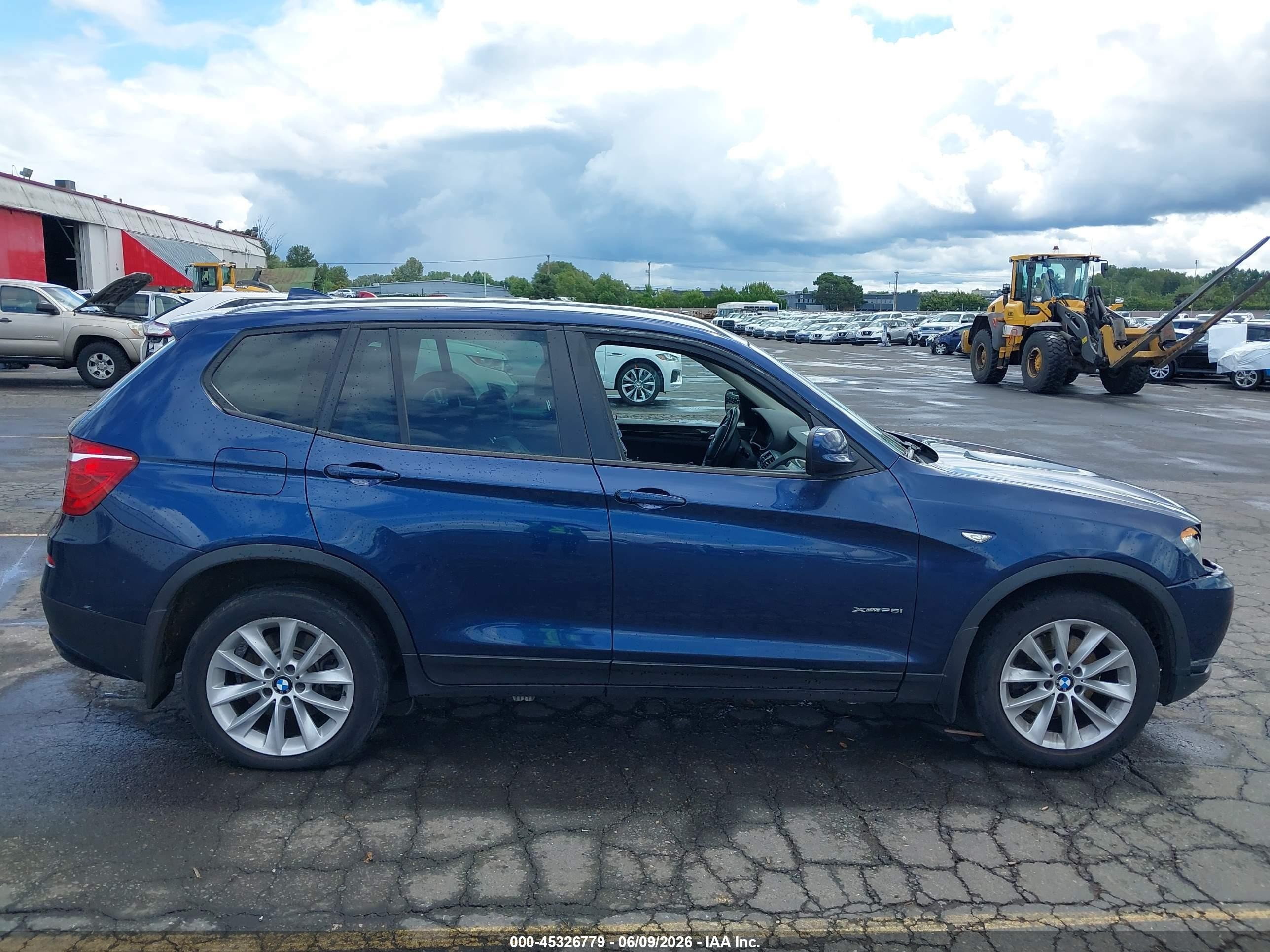 2013 Bmw X3 Xdrive28i Blue vin: 5UXWX9C54D0A10359