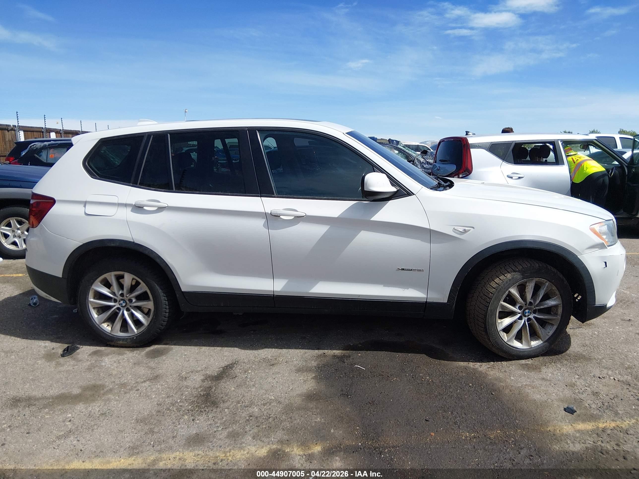 2013 Bmw X3 Xdrive28i White vin: 5UXWX9C54D0A21393