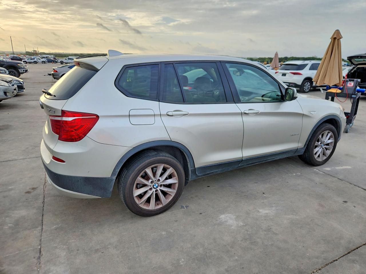 2013 Bmw X3 Xdrive28i Серебряный vin: 5UXWX9C54D0A27517
