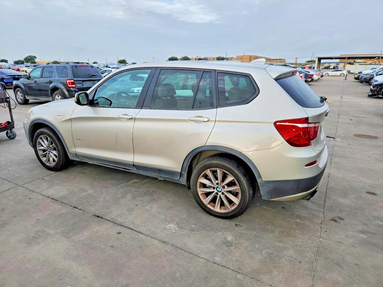 2013 Bmw X3 Xdrive28i Серебряный vin: 5UXWX9C54D0A27517