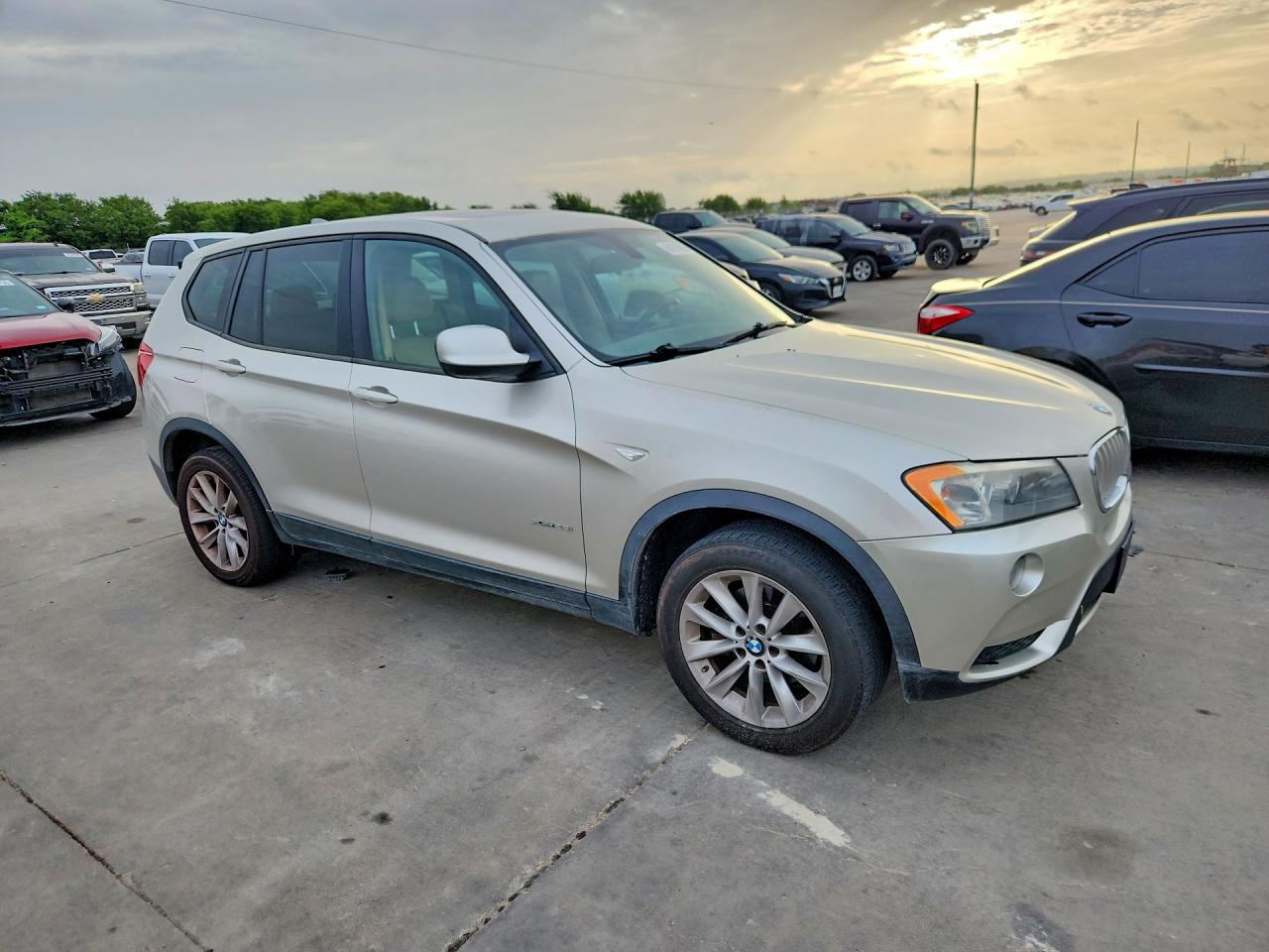 2013 Bmw X3 Xdrive28i Серебряный vin: 5UXWX9C54D0A27517