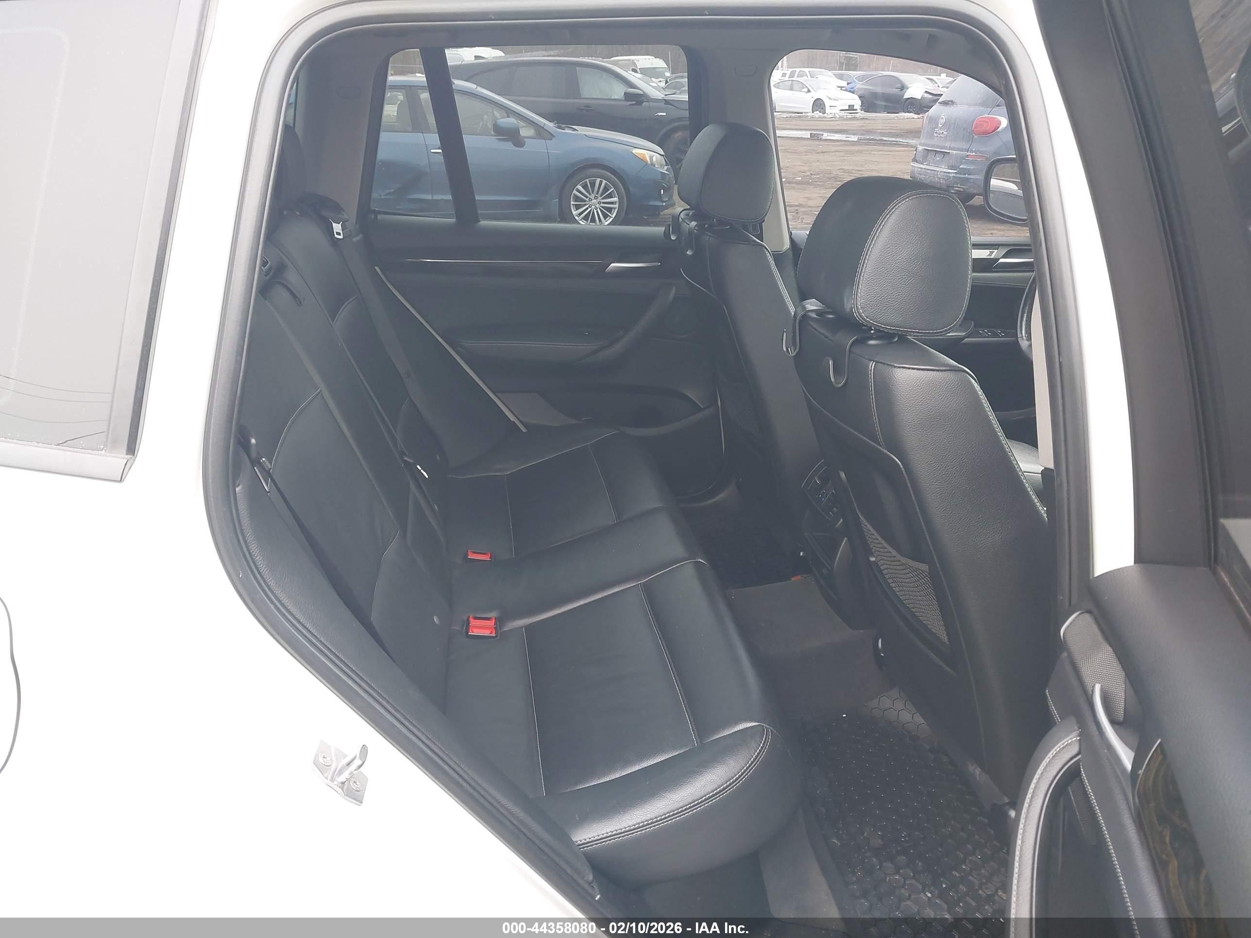 2013 Bmw X3 Xdrive28i White vin: 5UXWX9C54D0A31907