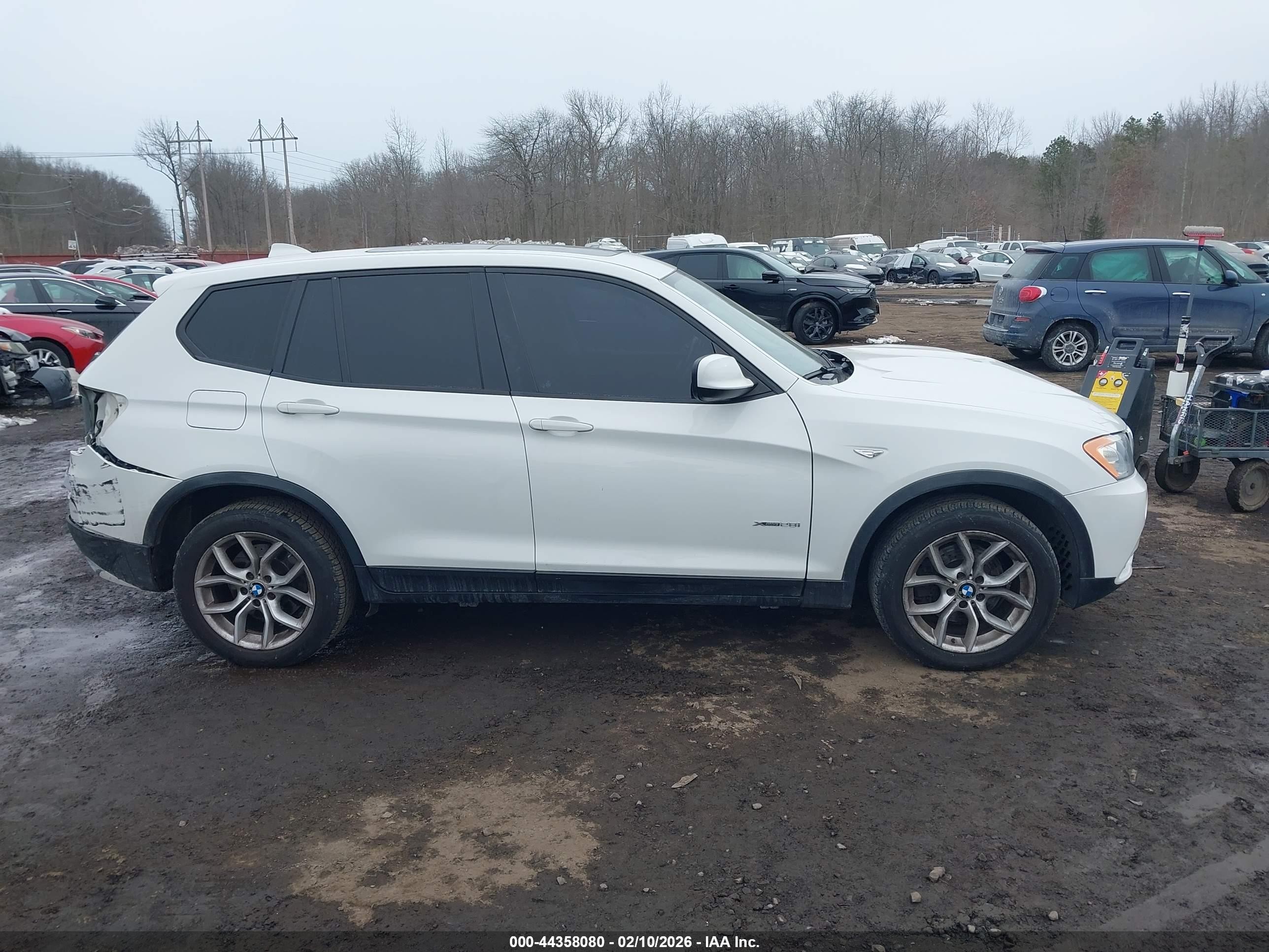 2013 Bmw X3 Xdrive28i White vin: 5UXWX9C54D0A31907