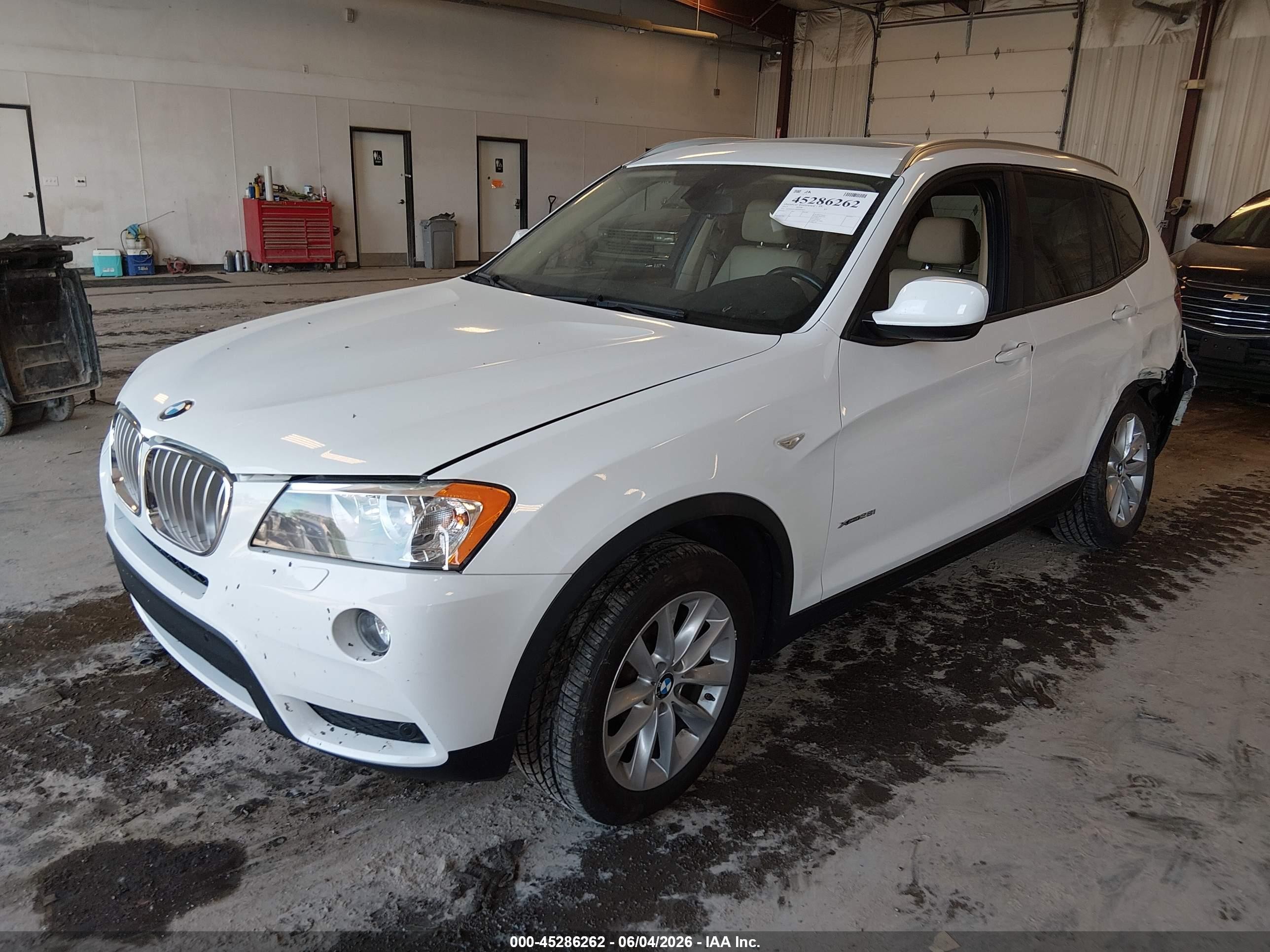 2013 Bmw X3 Xdrive28i Белый vin: 5UXWX9C54D0D02853