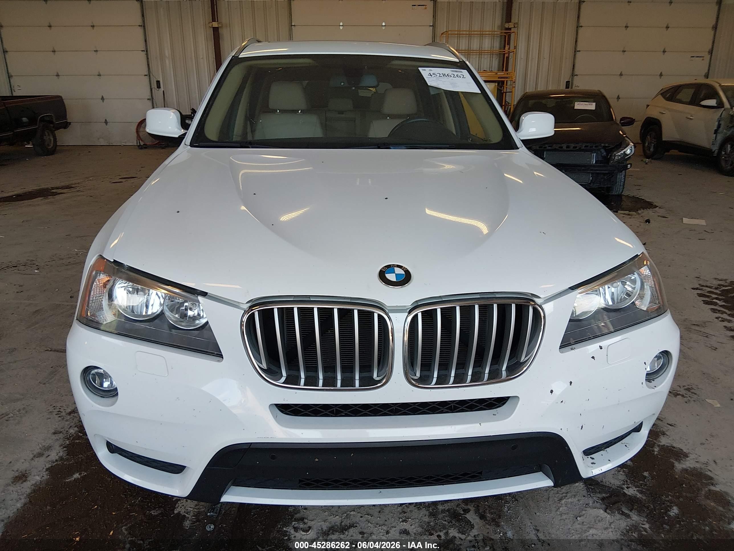 2013 Bmw X3 Xdrive28i Белый vin: 5UXWX9C54D0D02853