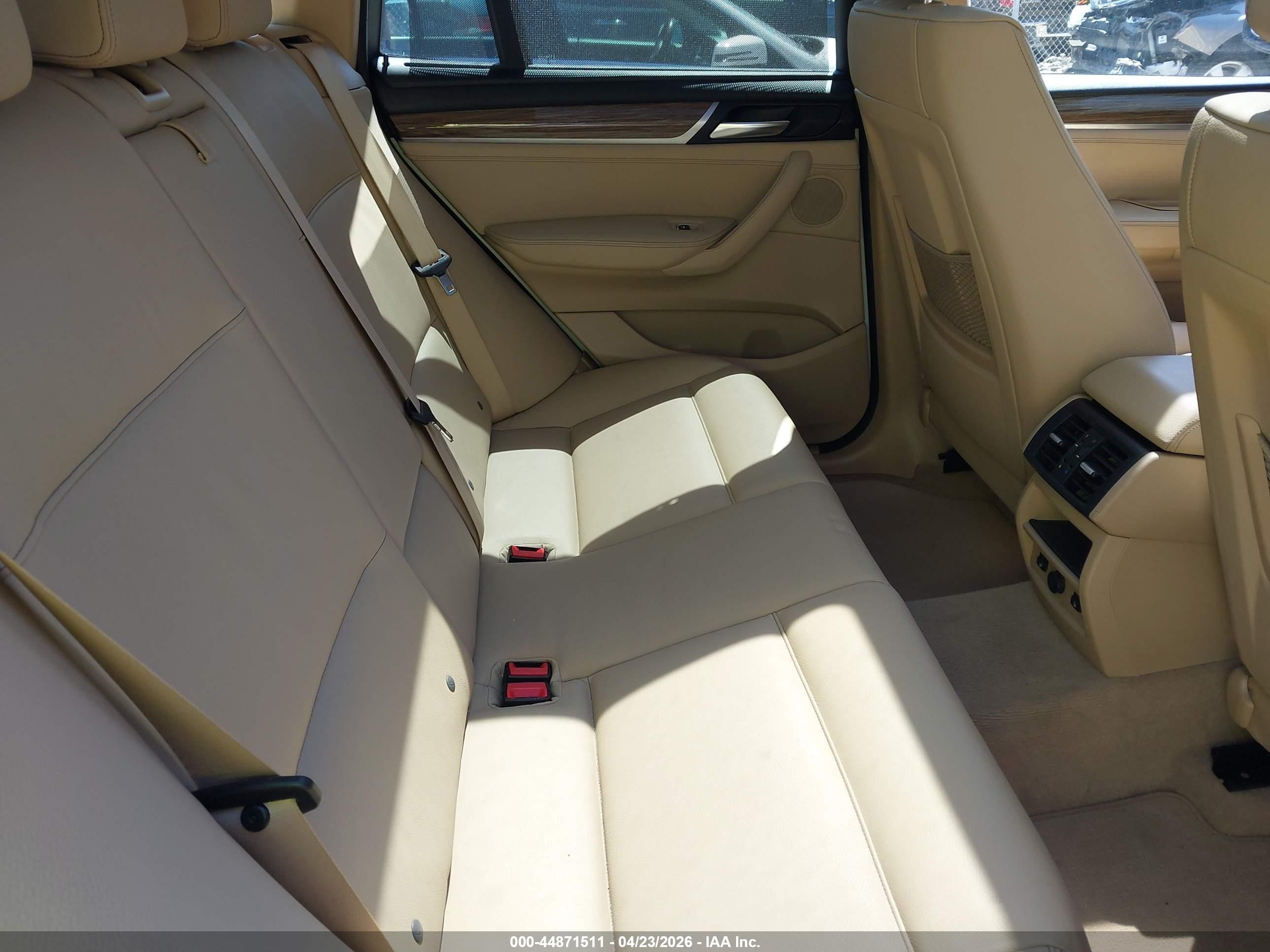 2015 Bmw X3 Xdrive28i White vin: 5UXWX9C55F0D61025