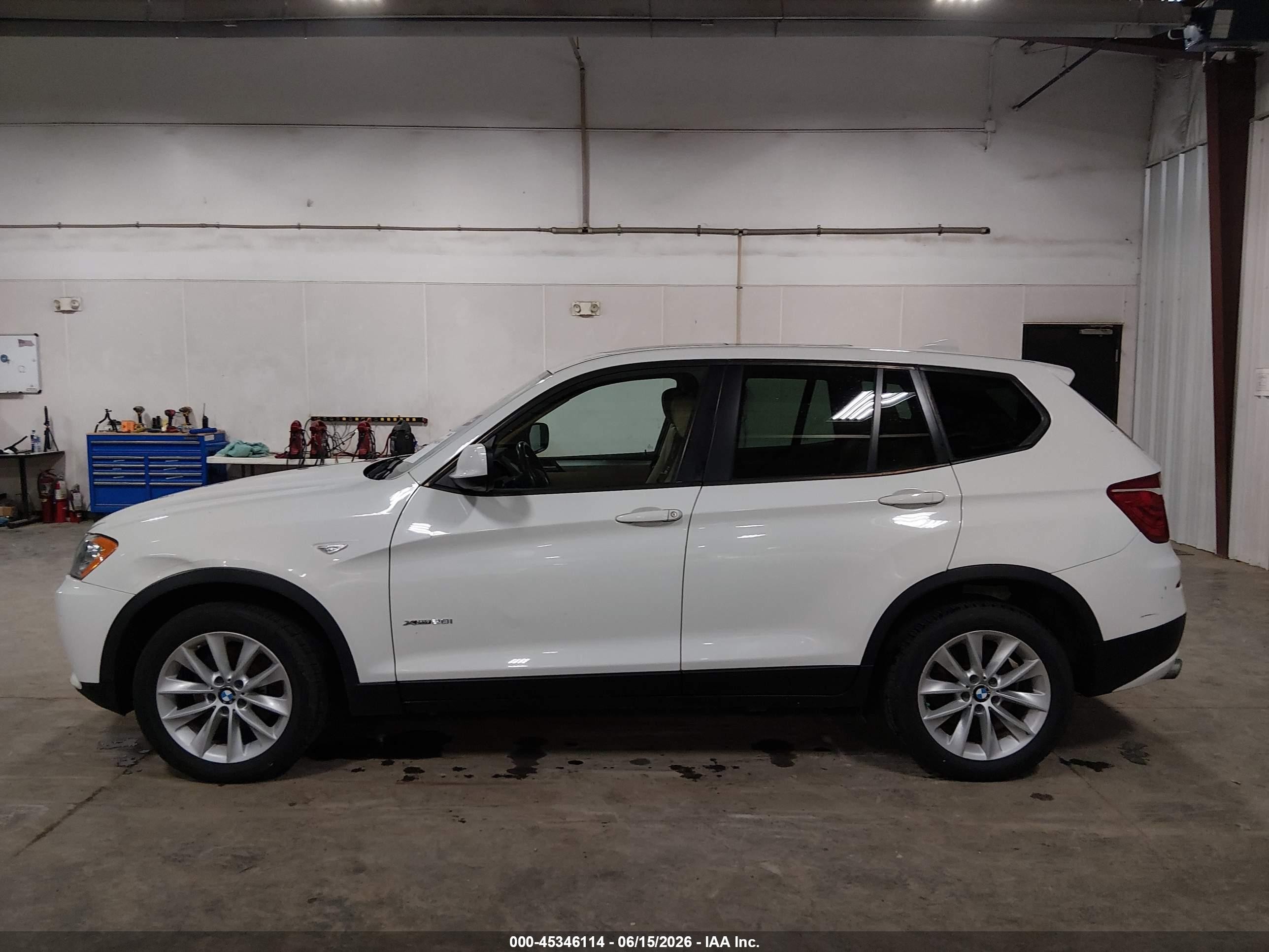 2013 Bmw X3 Xdrive28i White vin: 5UXWX9C56D0A21248