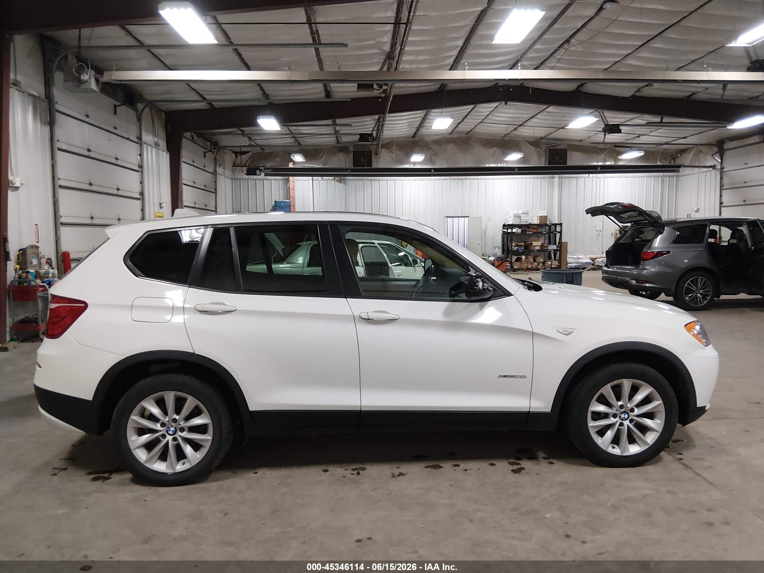 2013 Bmw X3 Xdrive28i White vin: 5UXWX9C56D0A21248