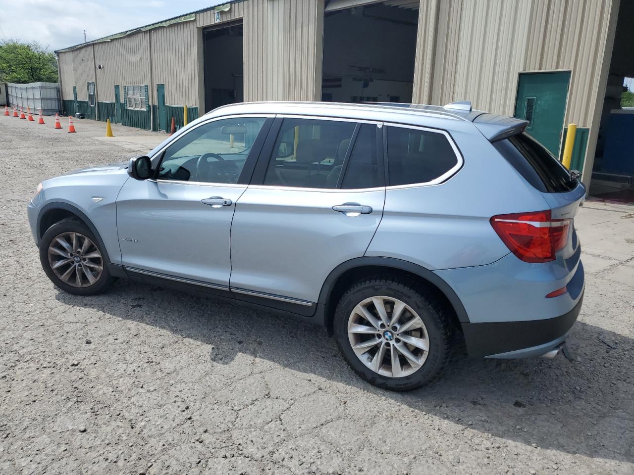 2013 Bmw Motorrad X3 Xdrive28i Blue vin: 5UXWX9C56D0D05477