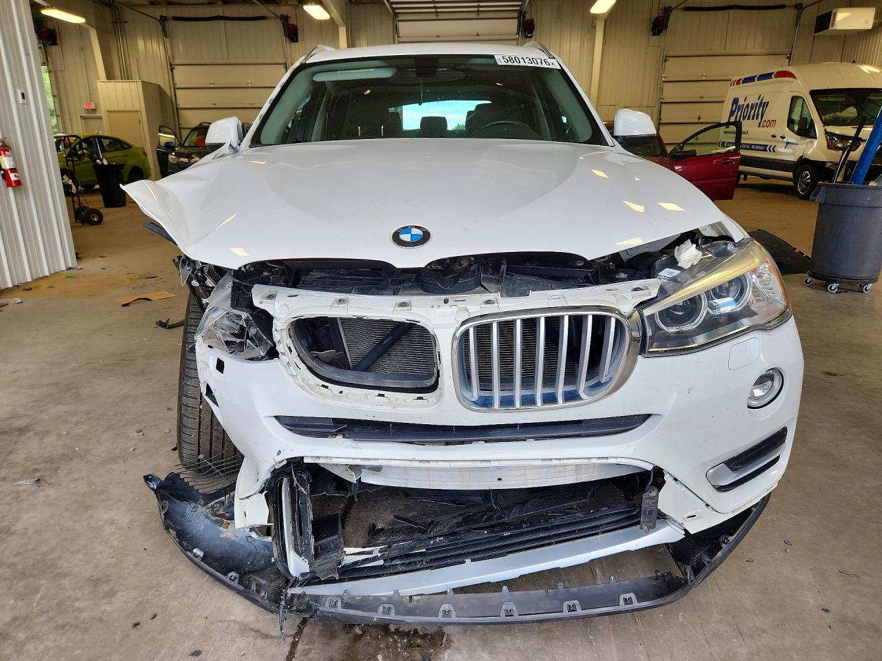2015 Bmw X3 Xdrive28i White vin: 5UXWX9C56F0D44976