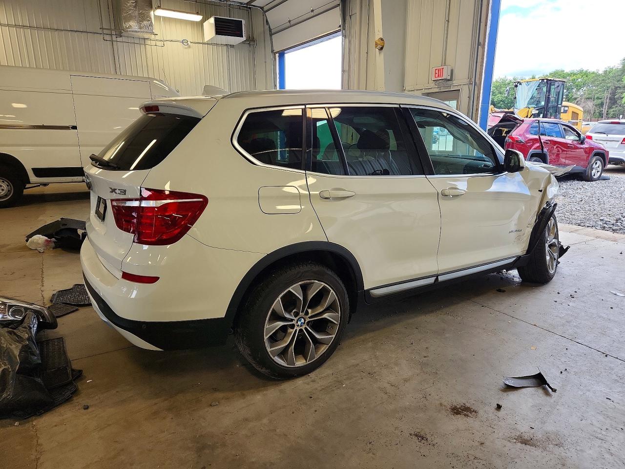 2015 Bmw X3 Xdrive28i White vin: 5UXWX9C56F0D44976