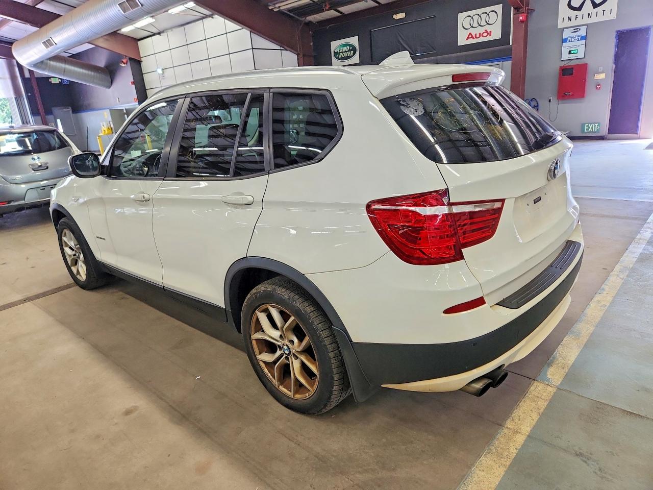 2013 Bmw X3 Xdrive28i White vin: 5UXWX9C57D0A32663