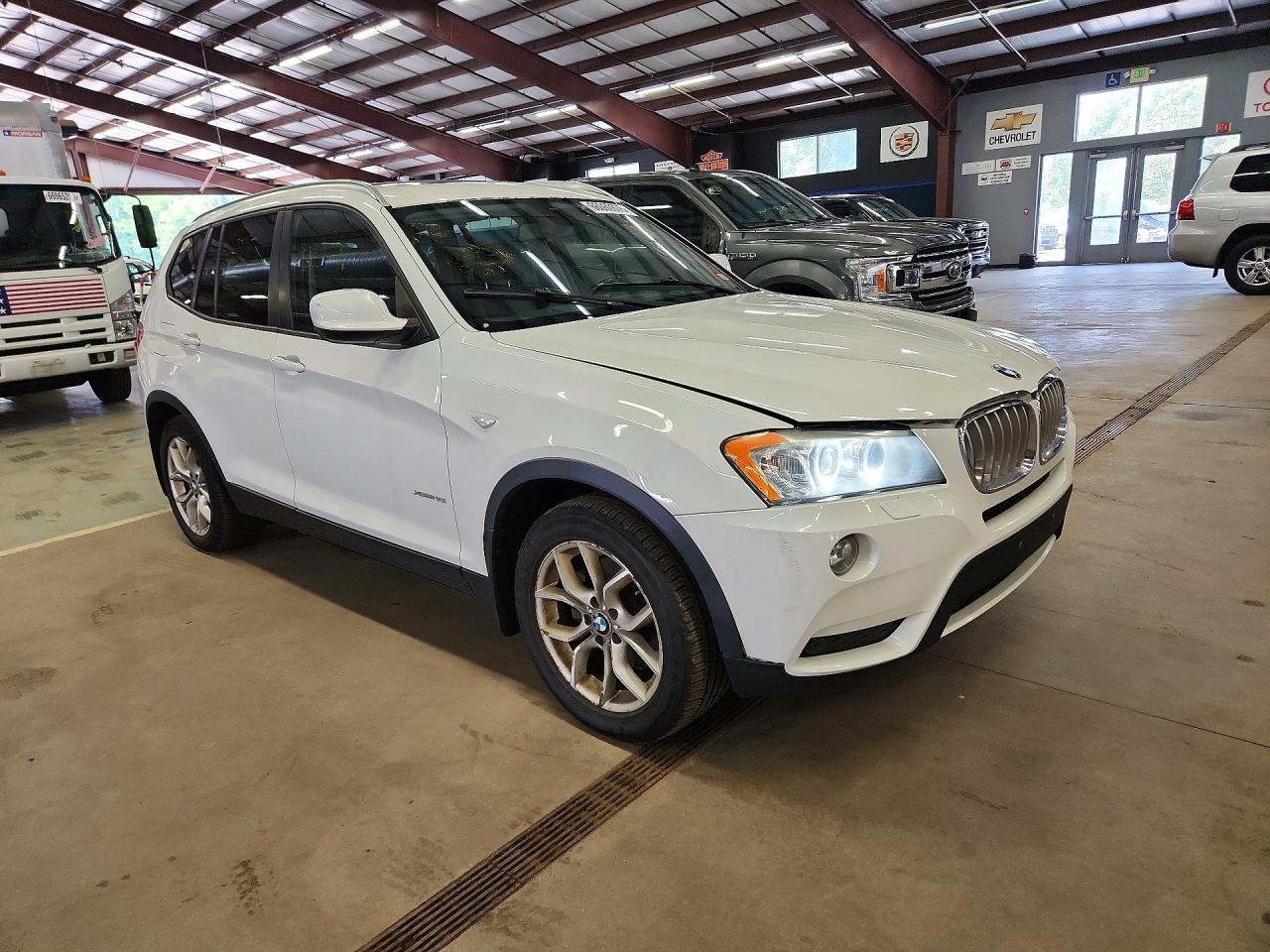2013 Bmw X3 Xdrive28i White vin: 5UXWX9C57D0A32663