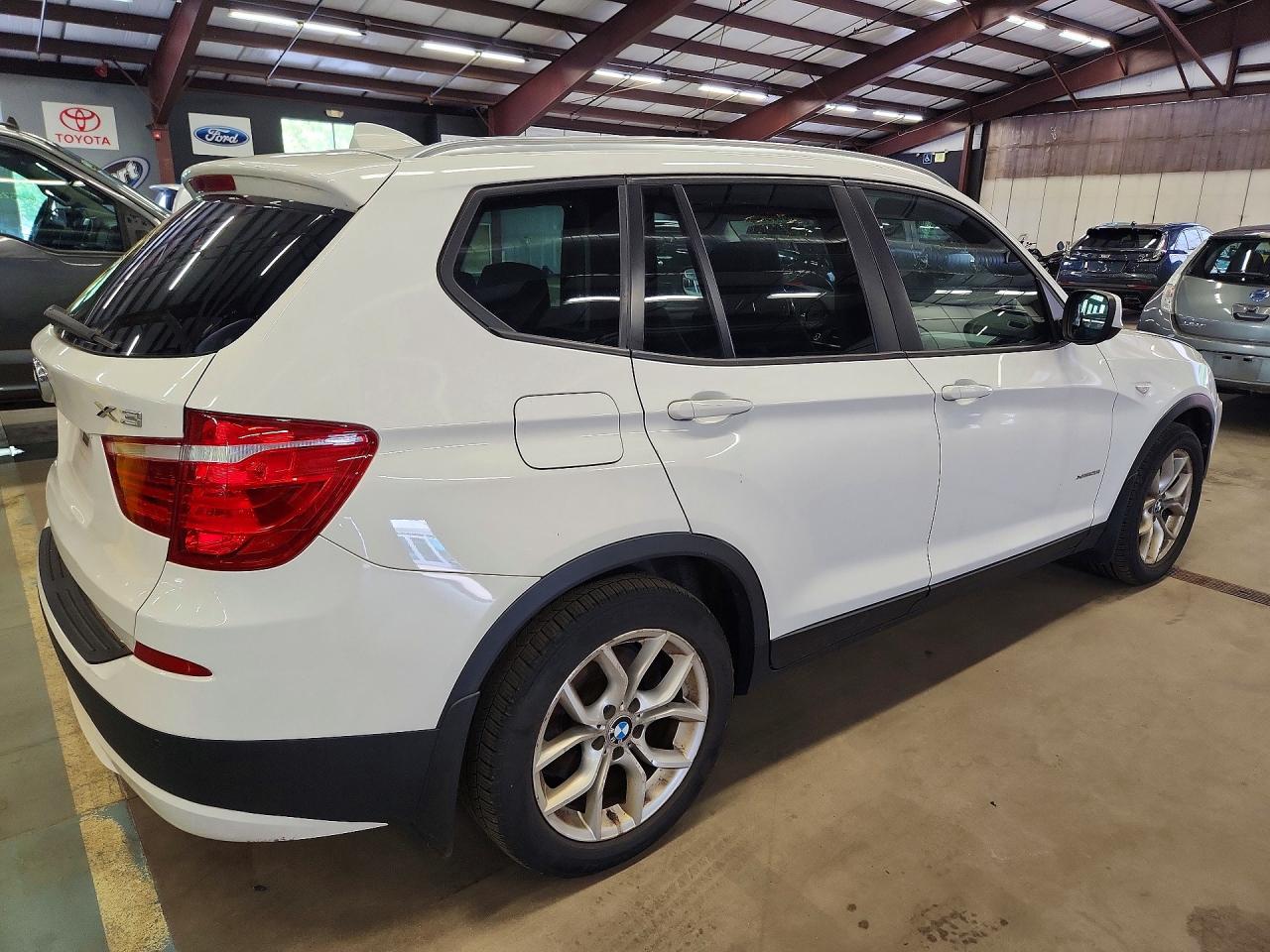 2013 Bmw X3 Xdrive28i White vin: 5UXWX9C57D0A32663