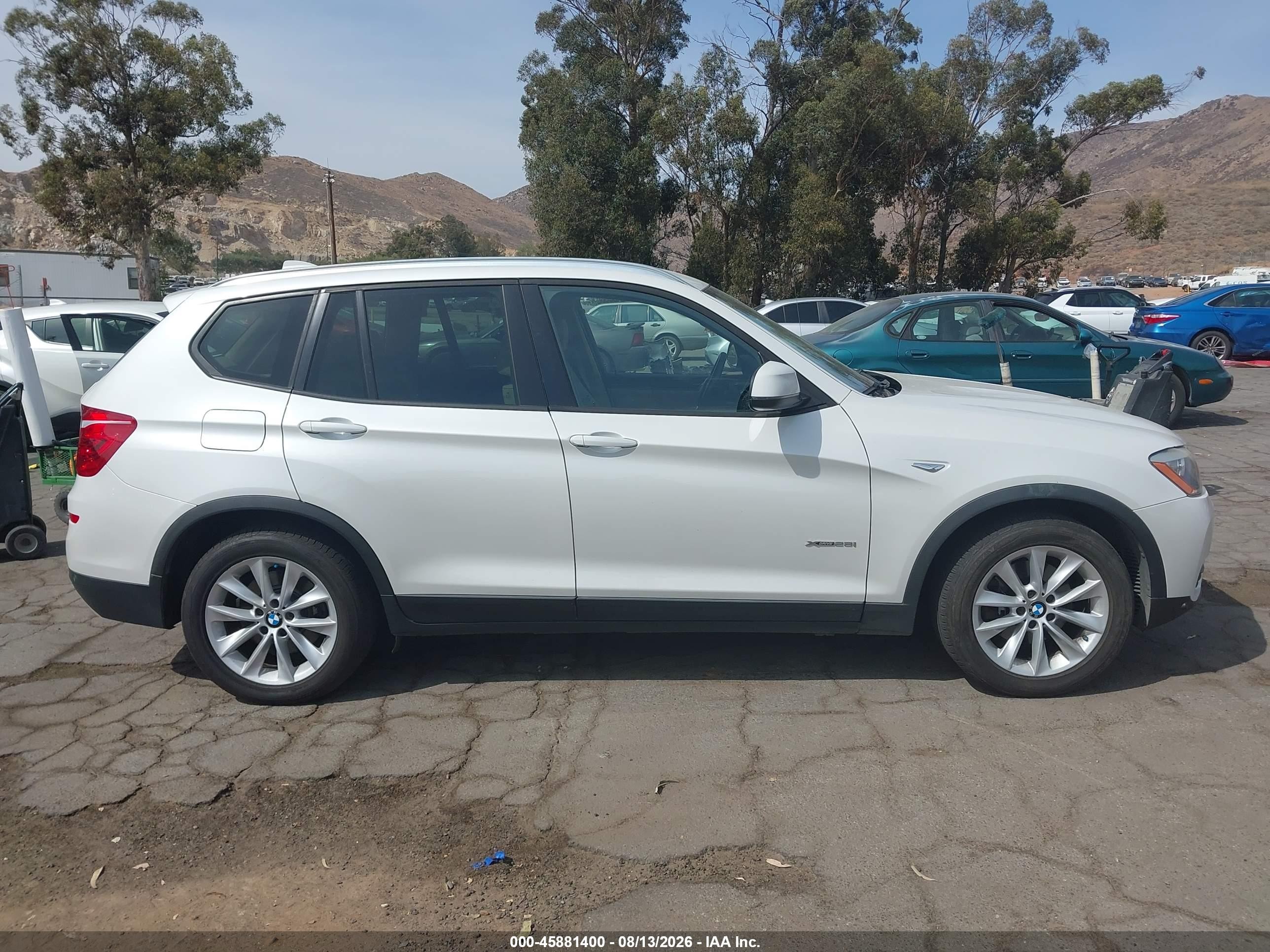 2015 Bmw X3 Xdrive28i Белый vin: 5UXWX9C57F0D51662