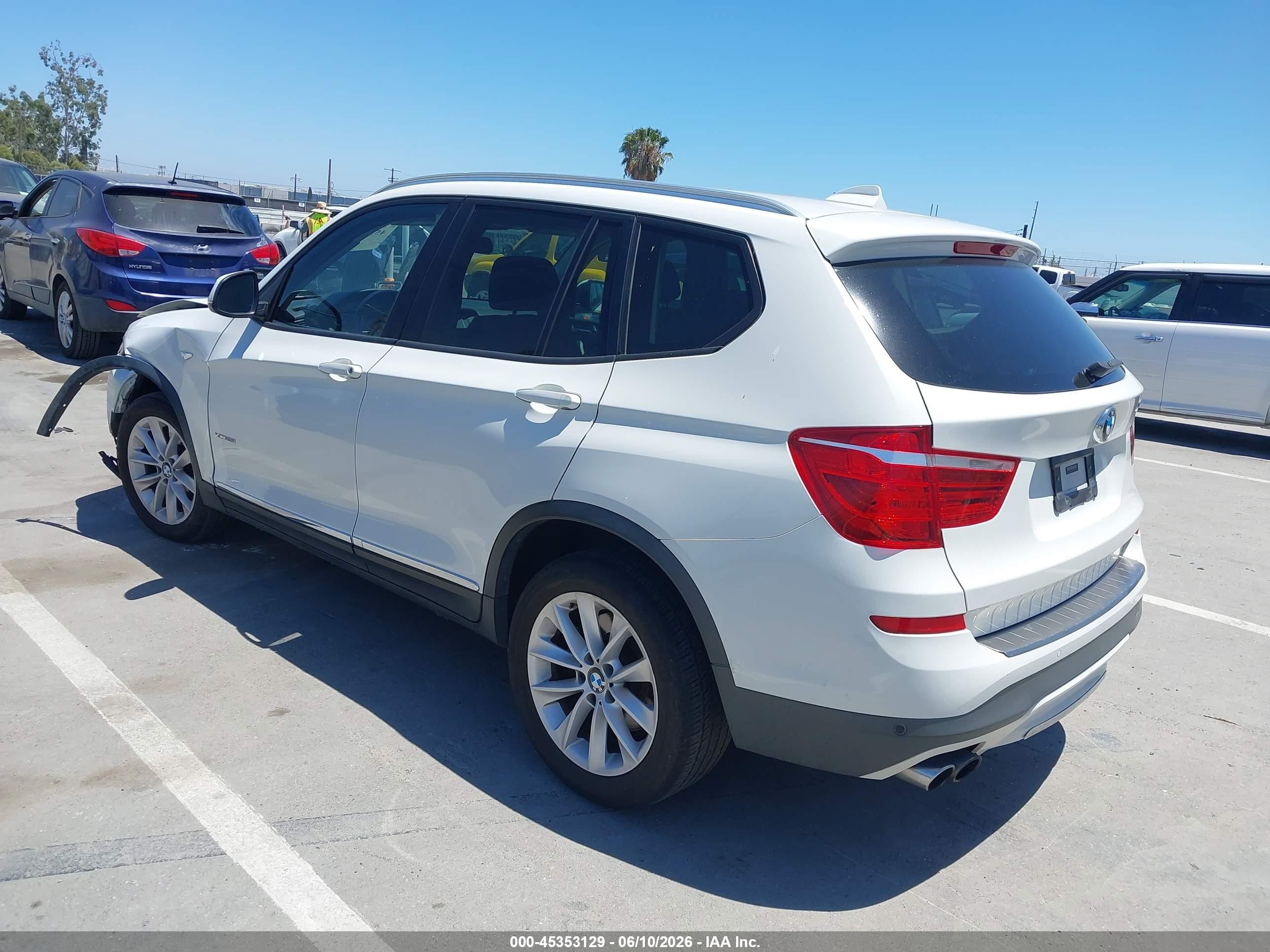 2015 Bmw X3 Xdrive28i Белый vin: 5UXWX9C57F0D54769