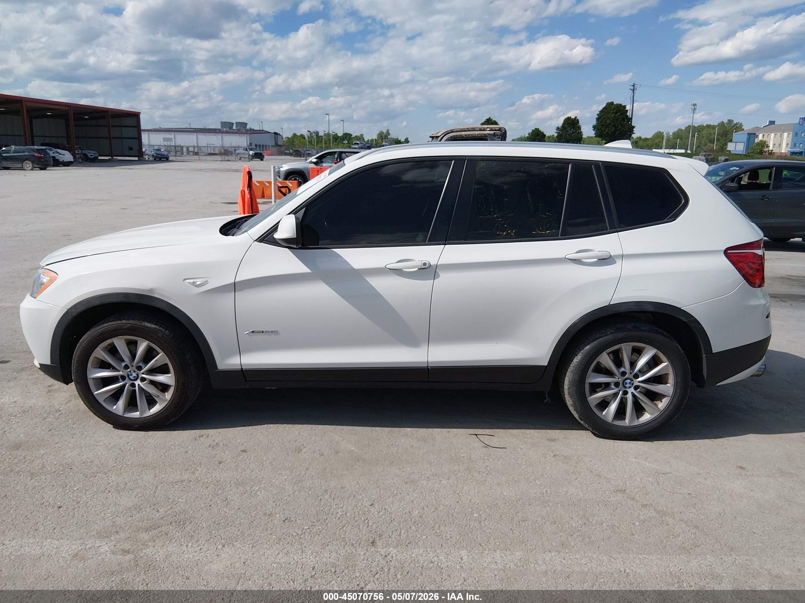 2013 Bmw X3 Xdrive28i White vin: 5UXWX9C58D0A08100