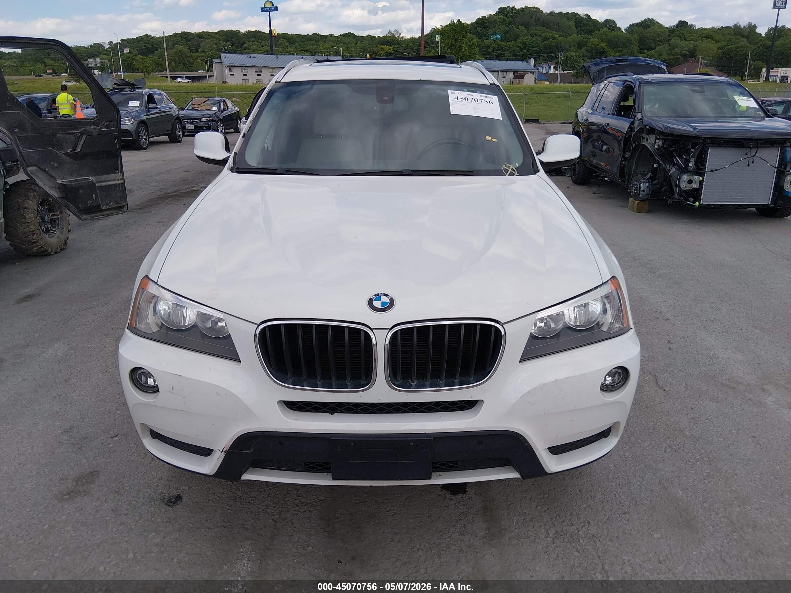 2013 Bmw X3 Xdrive28i White vin: 5UXWX9C58D0A08100
