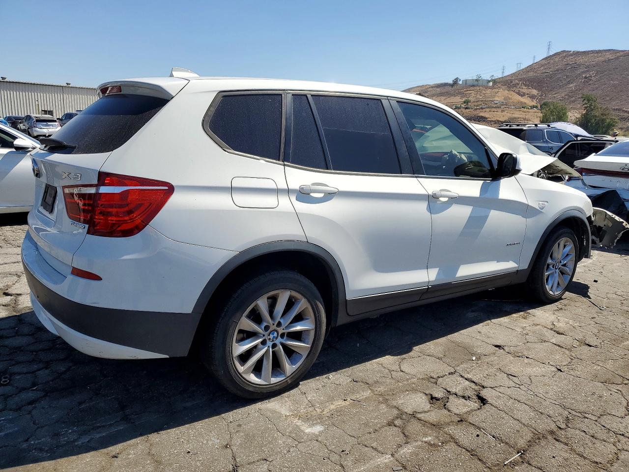 2013 Bmw X3 Xdrive28i White vin: 5UXWX9C58D0A16665