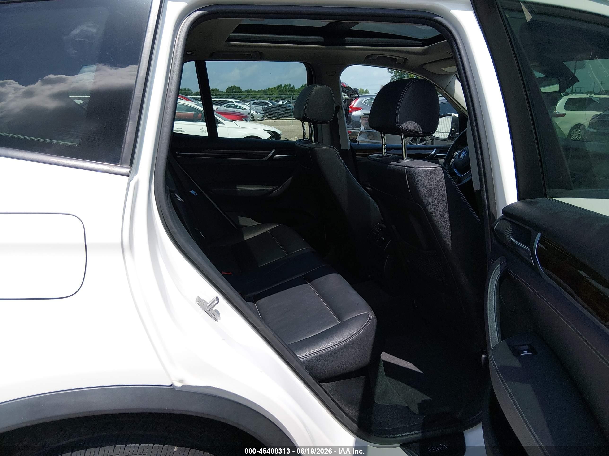 2015 Bmw X3 Xdrive28i White vin: 5UXWX9C58F0D45871