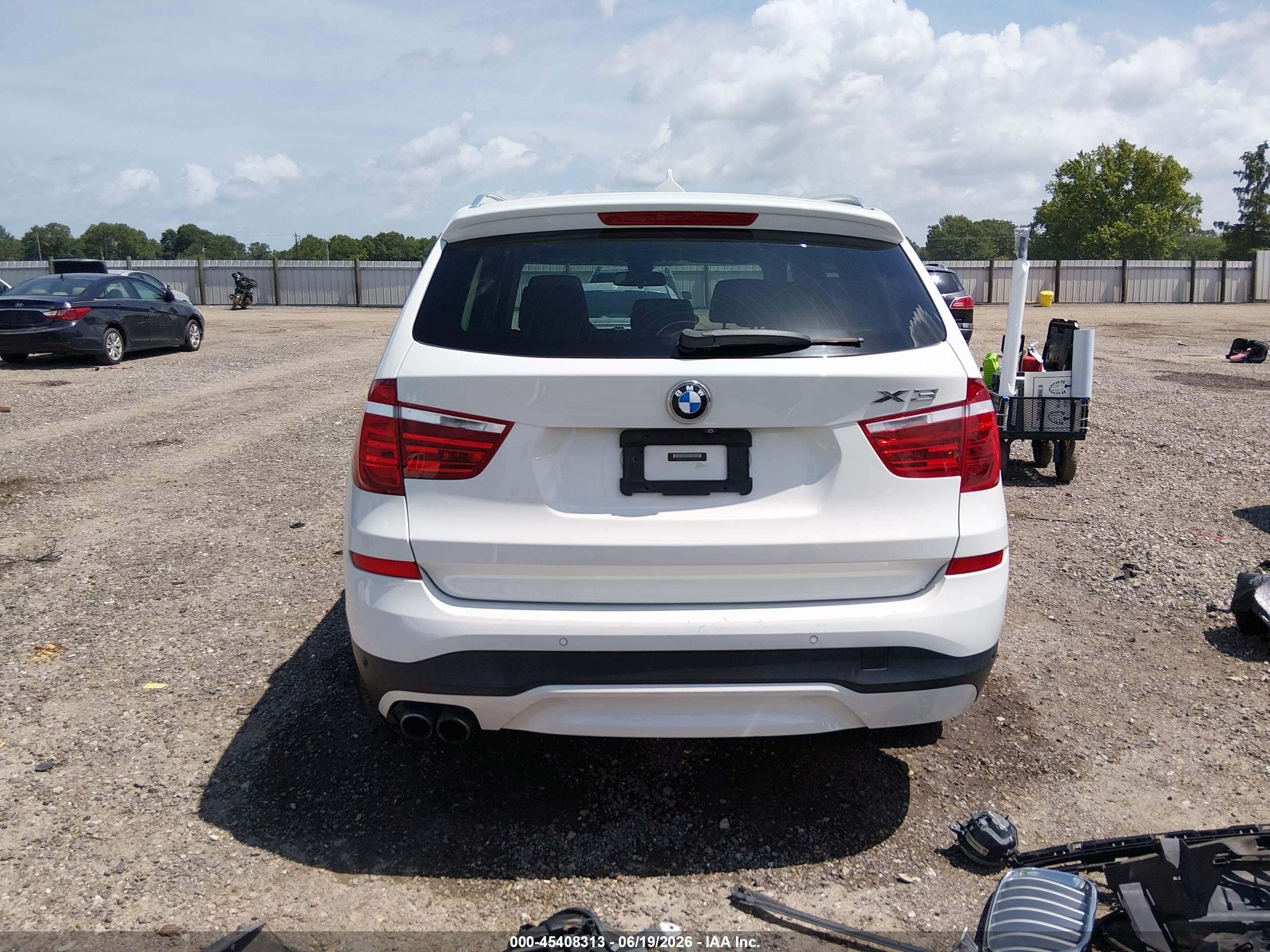 2015 Bmw X3 Xdrive28i White vin: 5UXWX9C58F0D45871