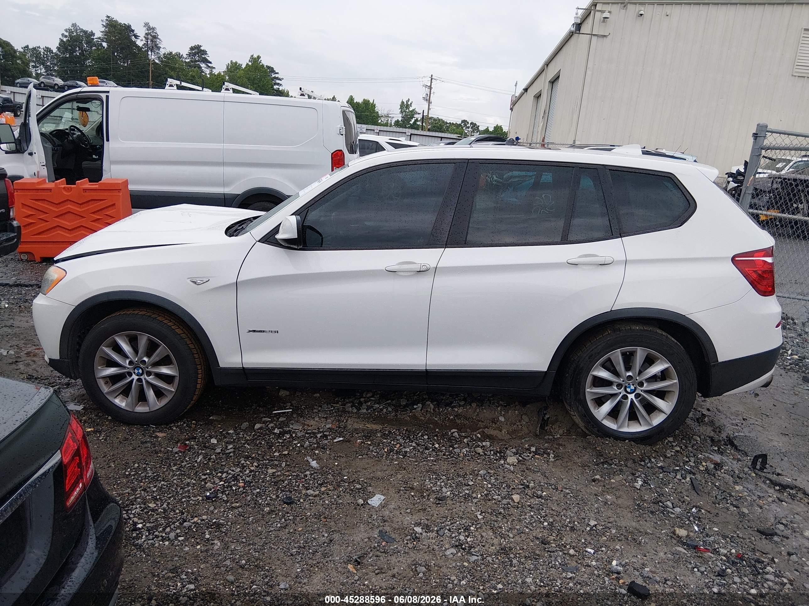 2013 Bmw X3 Xdrive28i White vin: 5UXWX9C59D0A11037