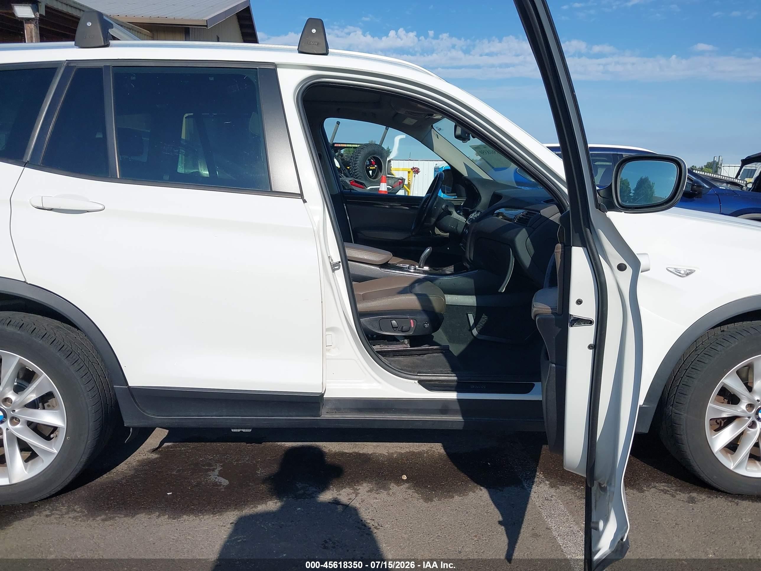 2013 Bmw X3 Xdrive28i White vin: 5UXWX9C59D0A22250