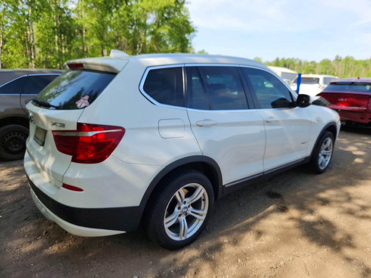 2013 Bmw X3 Xdrive28i Белый vin: 5UXWX9C59D0D03013