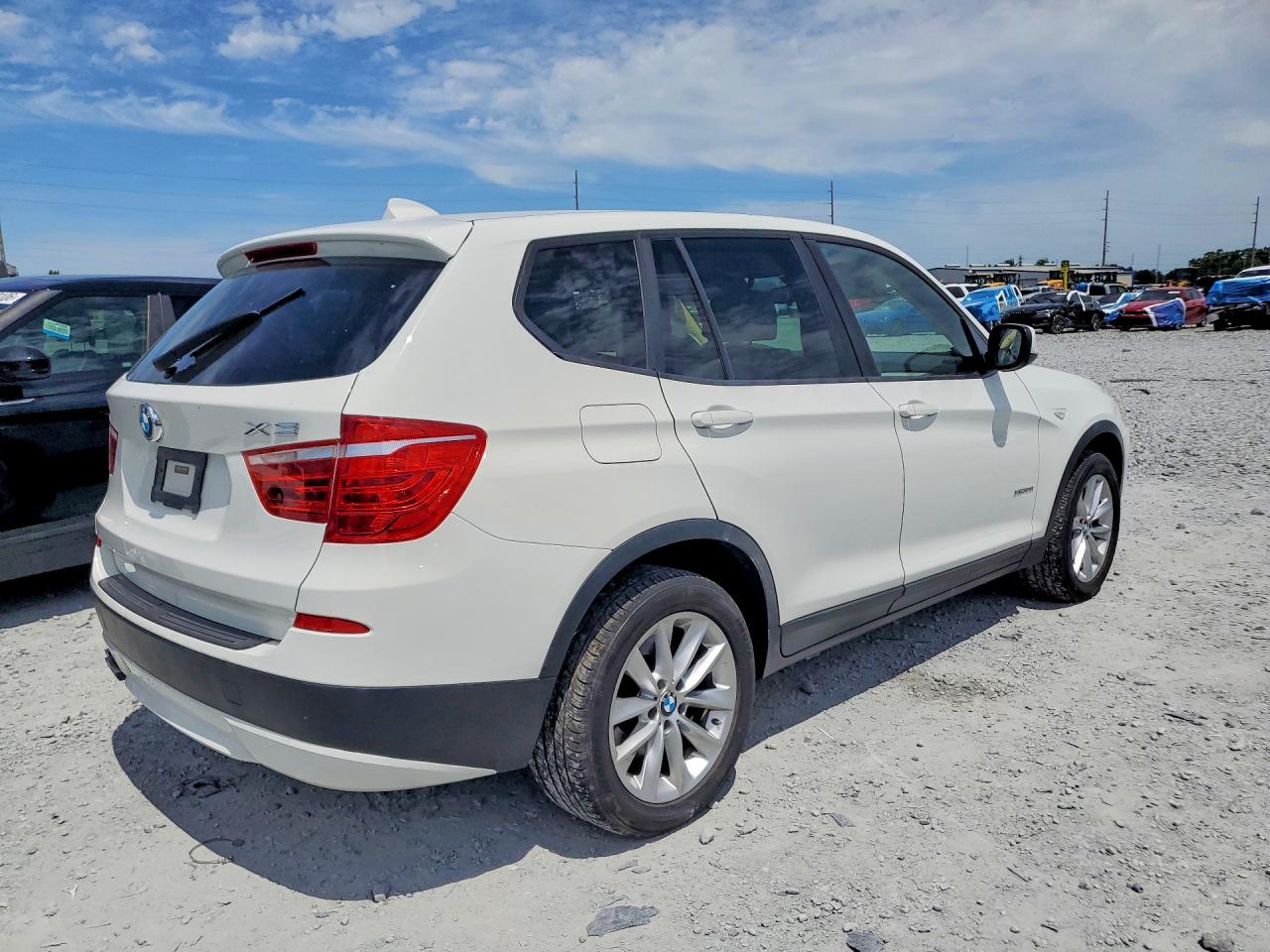 2014 Bmw X3 Xdrive28i White vin: 5UXWX9C59E0D31220
