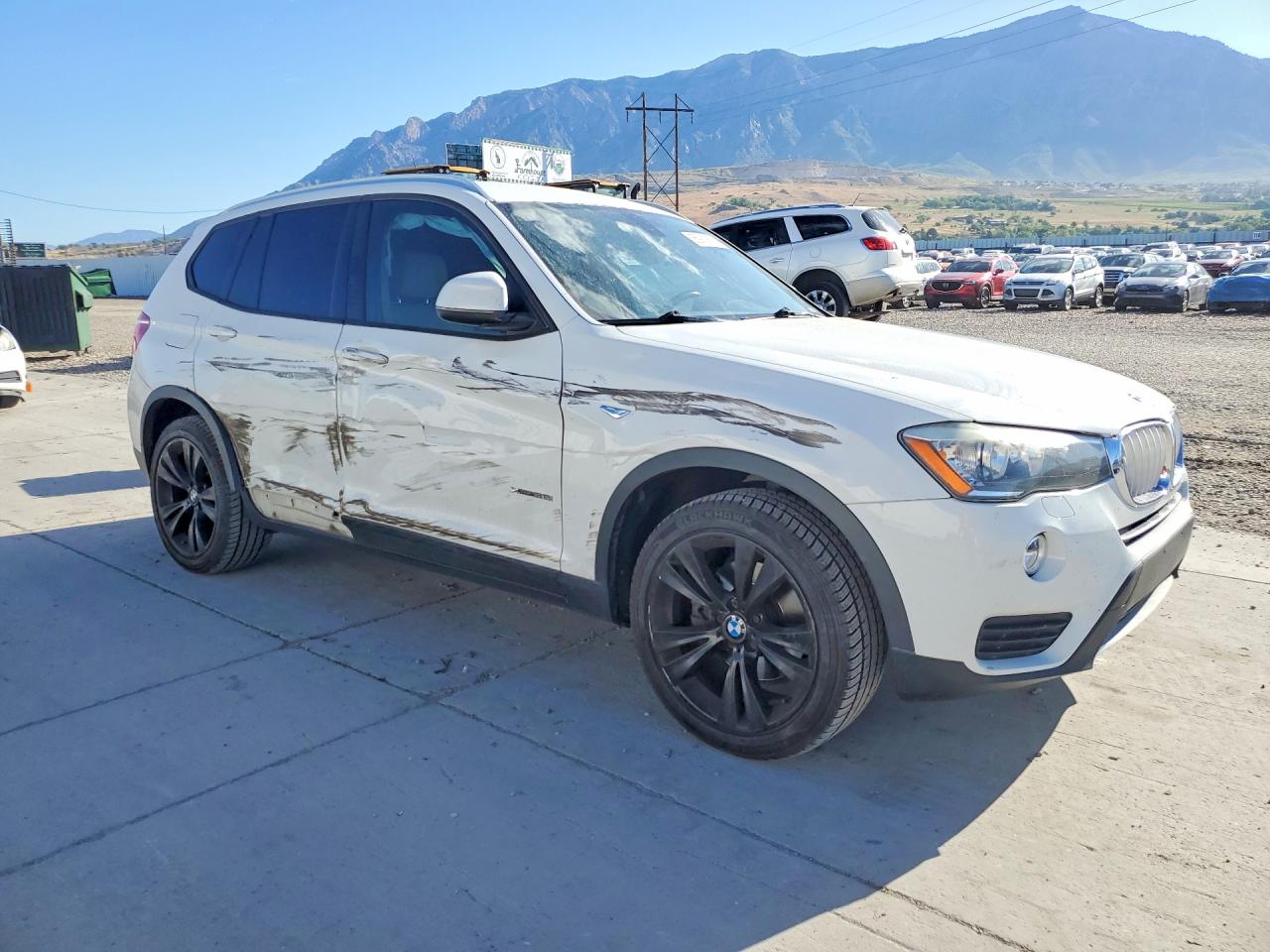 2016 Bmw X3 Xdrive28i Белый vin: 5UXWX9C59G0D86771