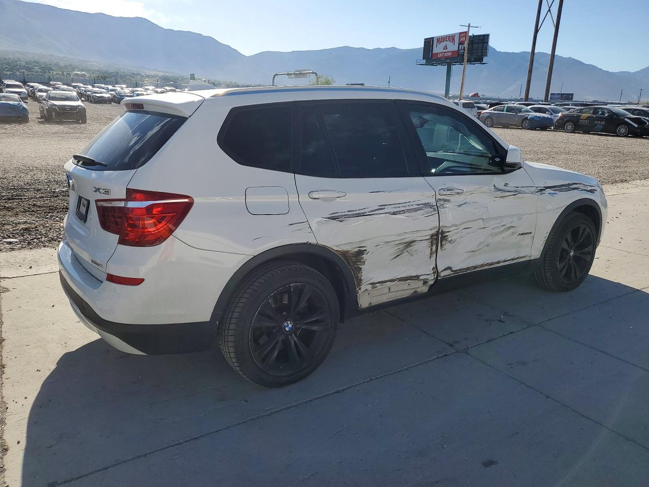 2016 Bmw X3 Xdrive28i Белый vin: 5UXWX9C59G0D86771