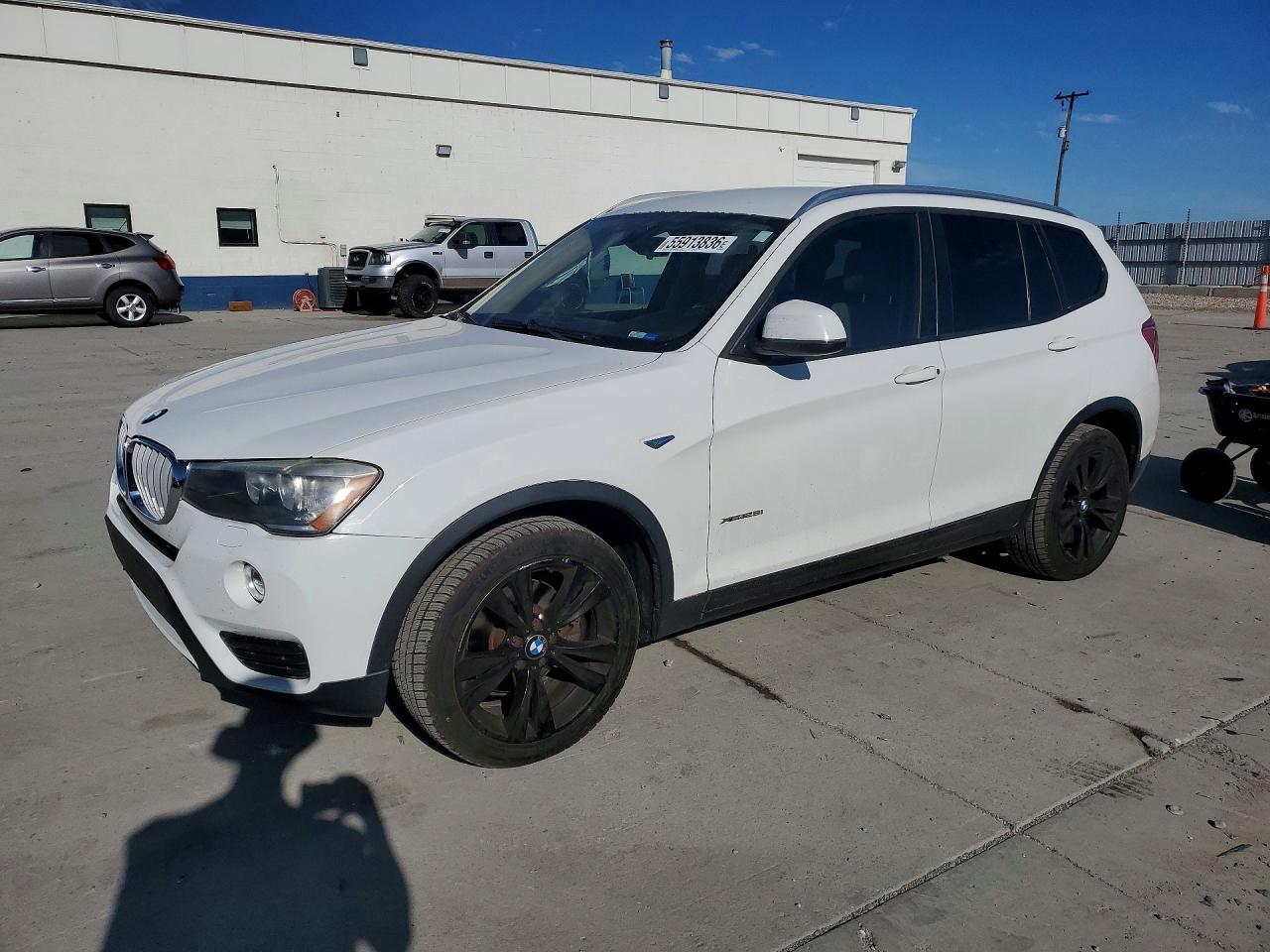 2016 Bmw X3 Xdrive28i Белый vin: 5UXWX9C59G0D86771